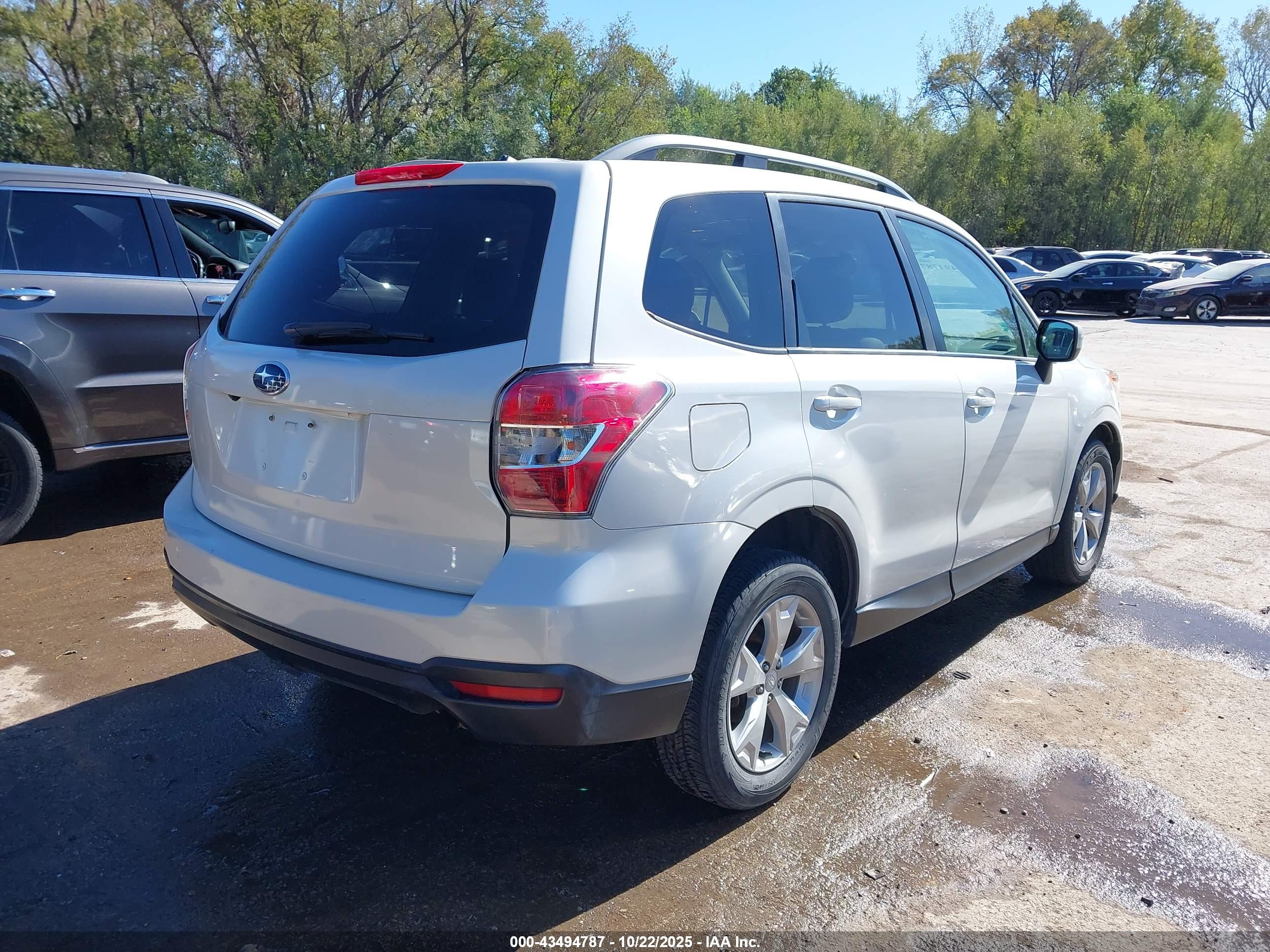 SUBARU FORESTER image 4
