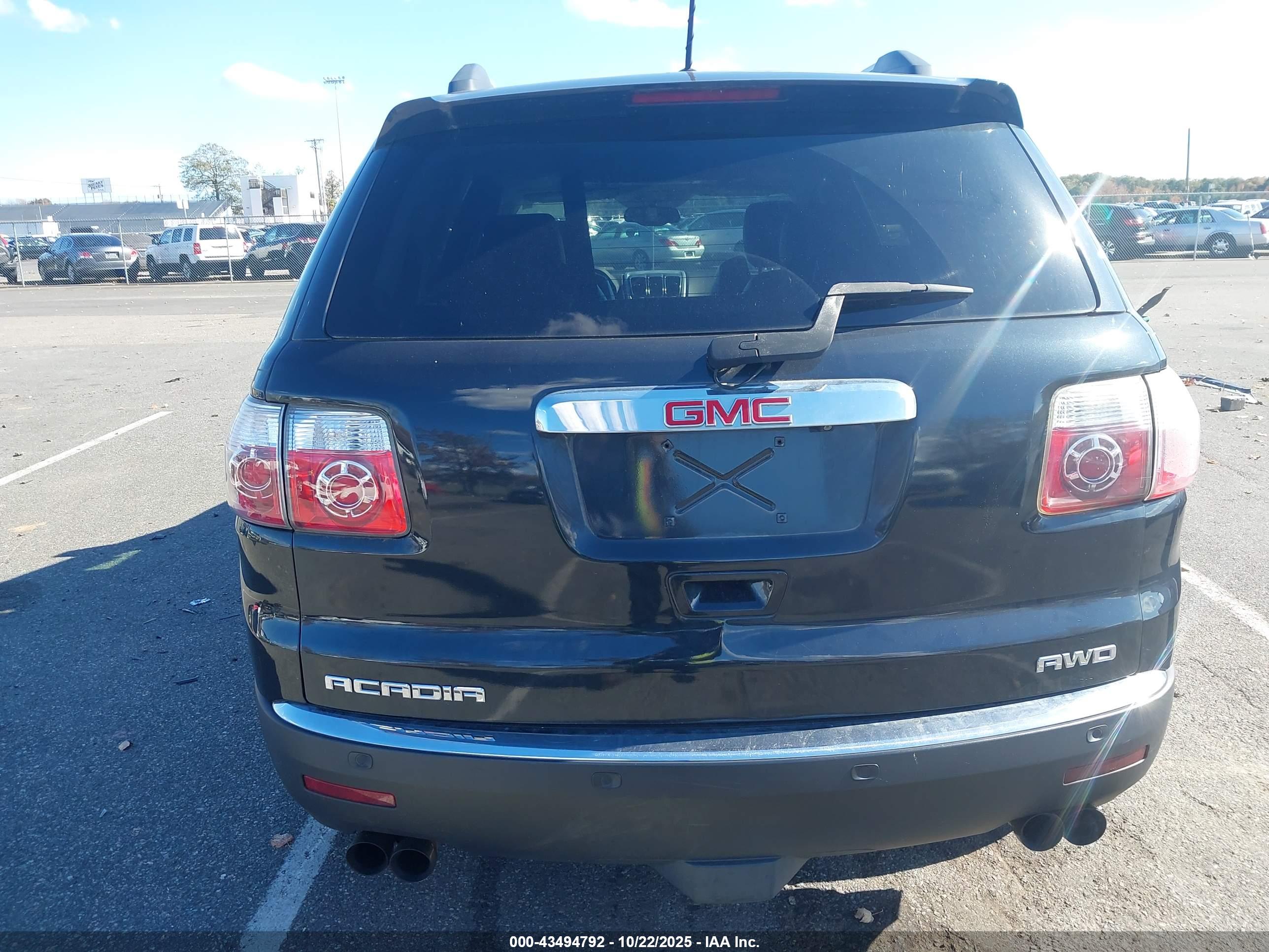 GMC ACADIA image 6