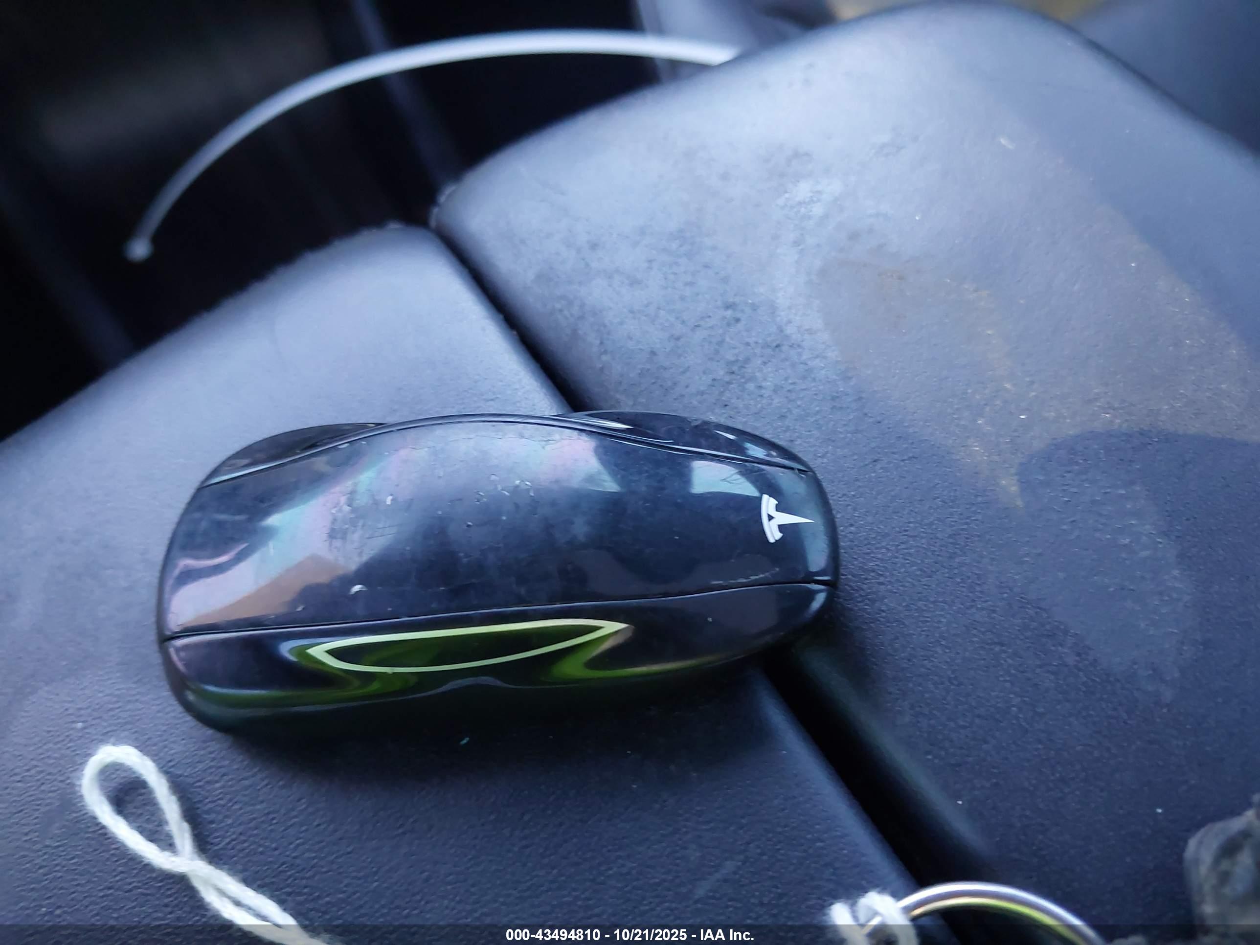 TESLA MODEL image 11