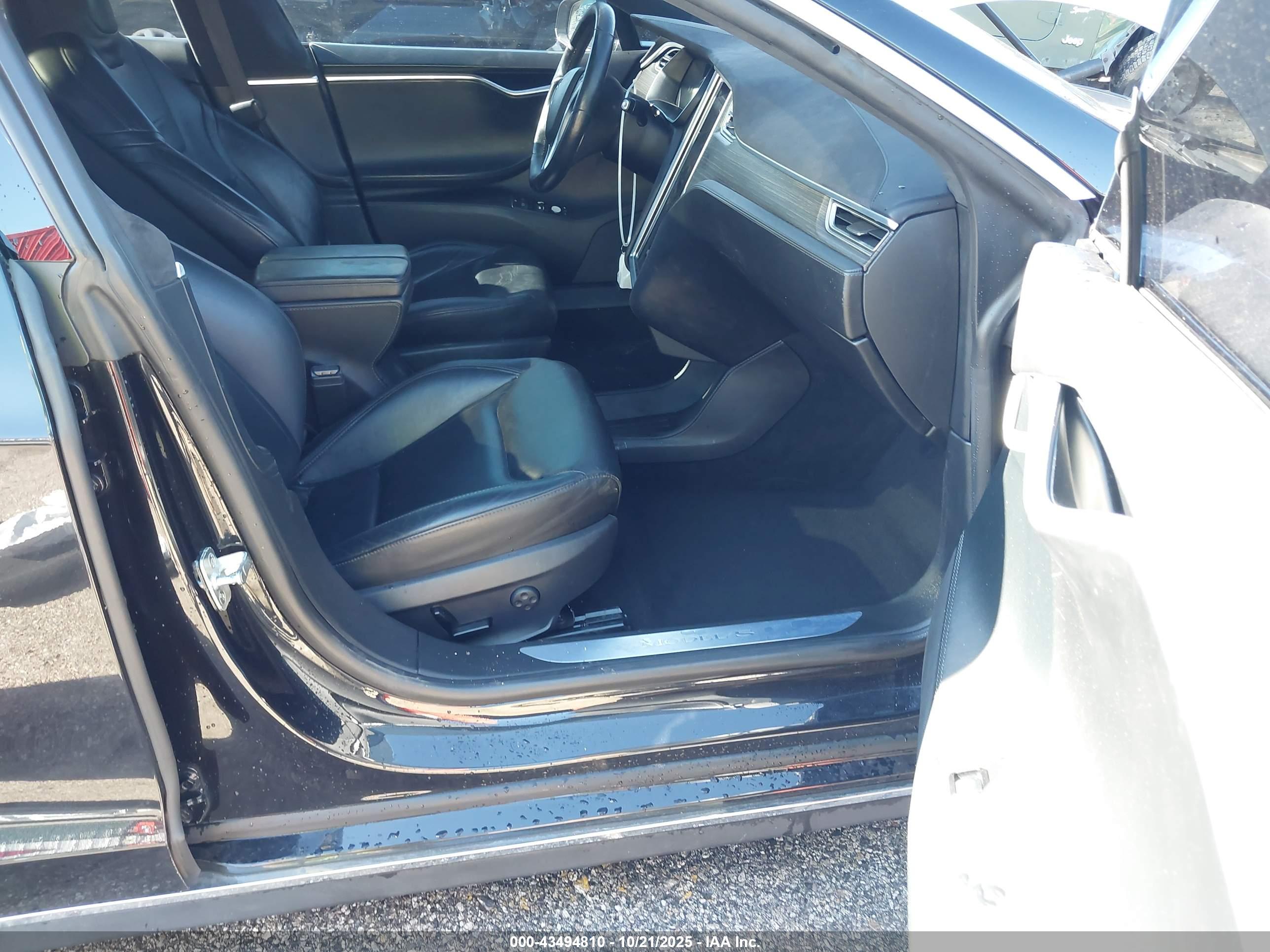 TESLA MODEL image 5