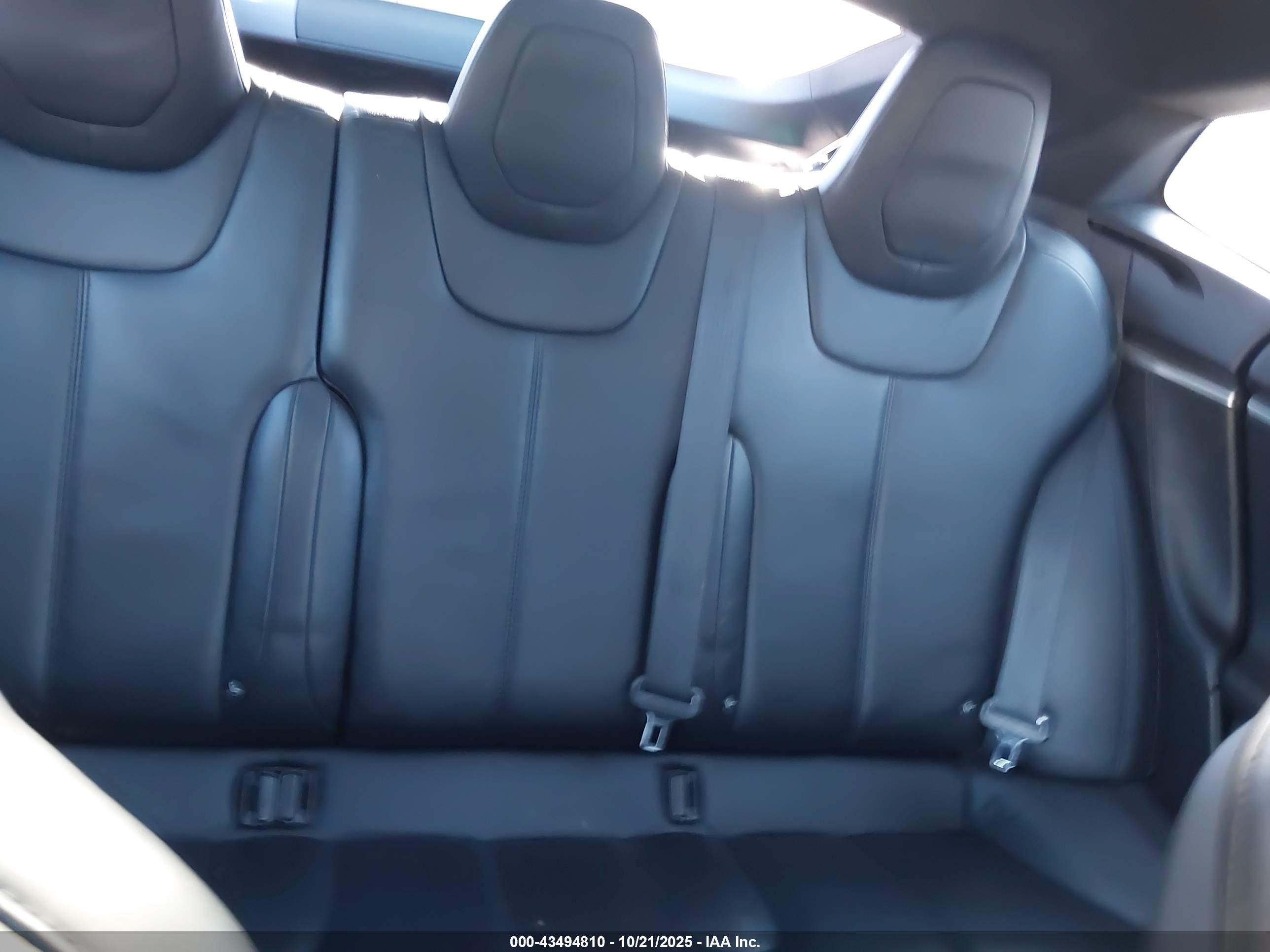 TESLA MODEL image 8
