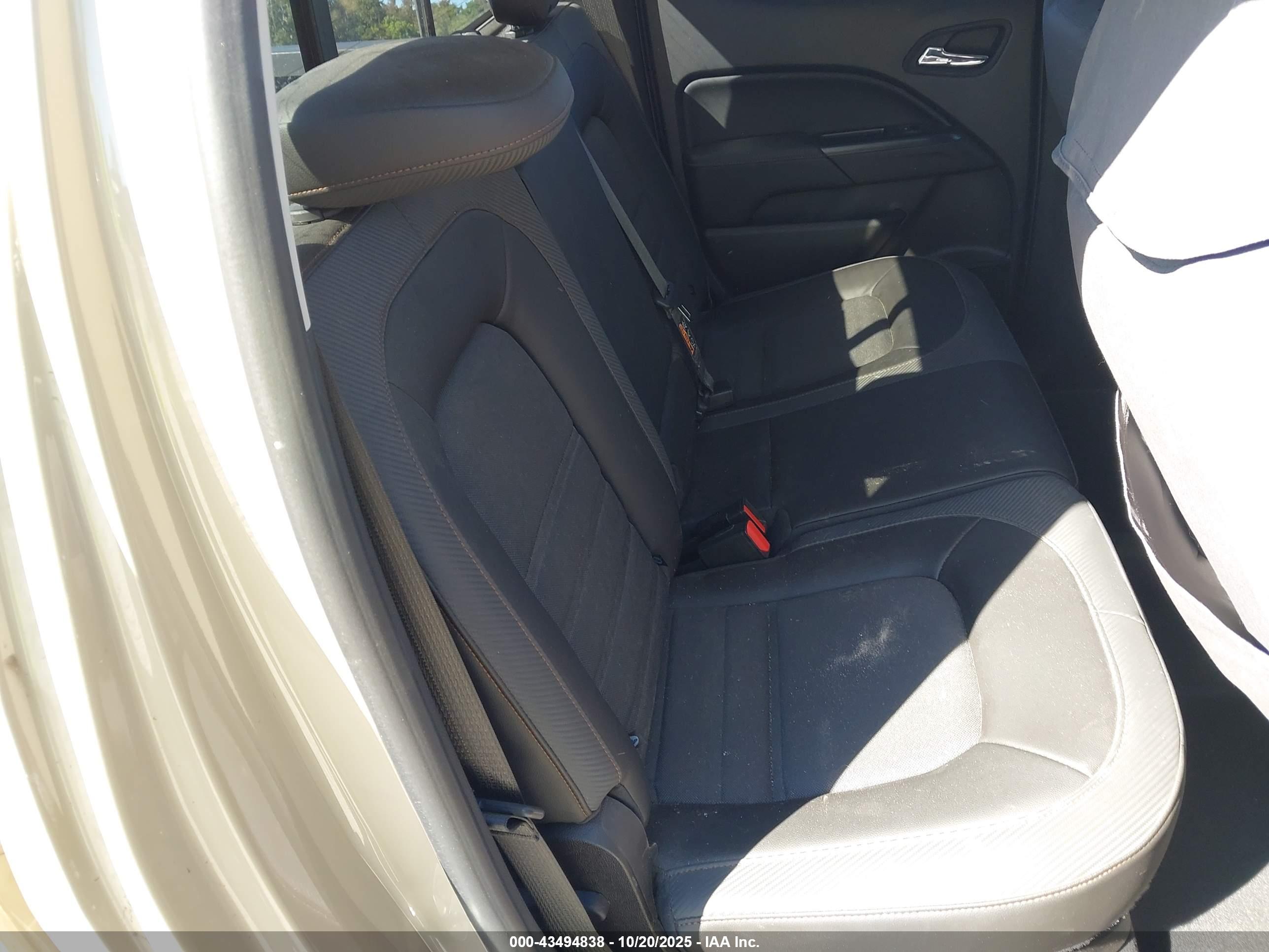 GMC CANYON image 8
