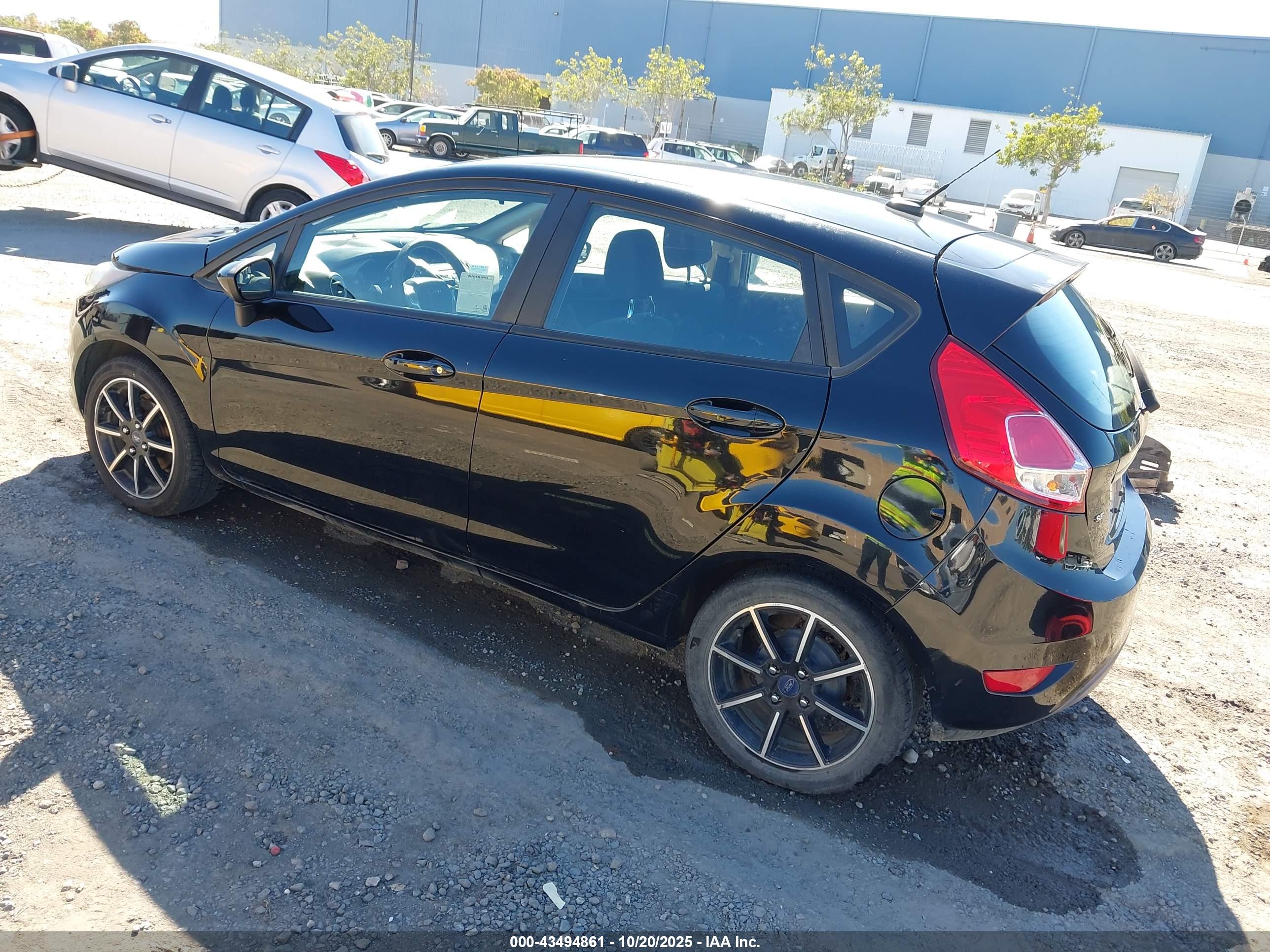 FORD FIESTA image 3