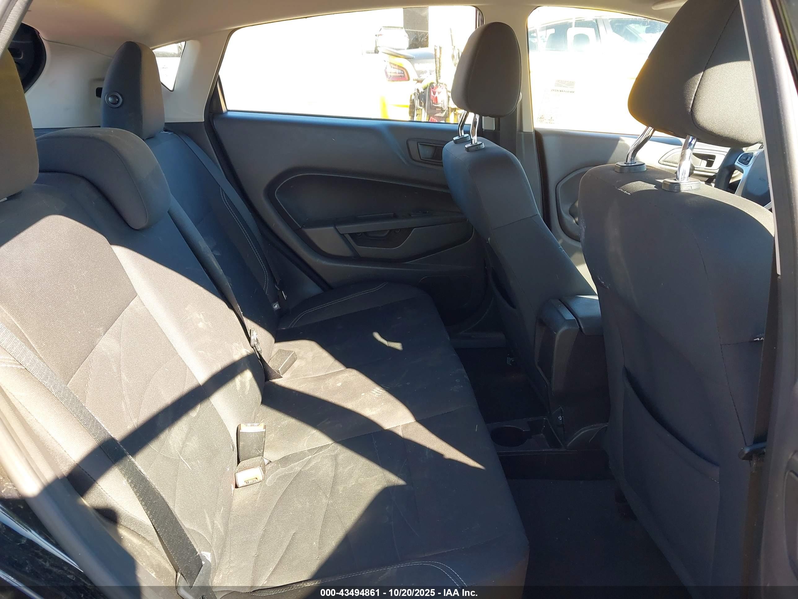 FORD FIESTA image 8