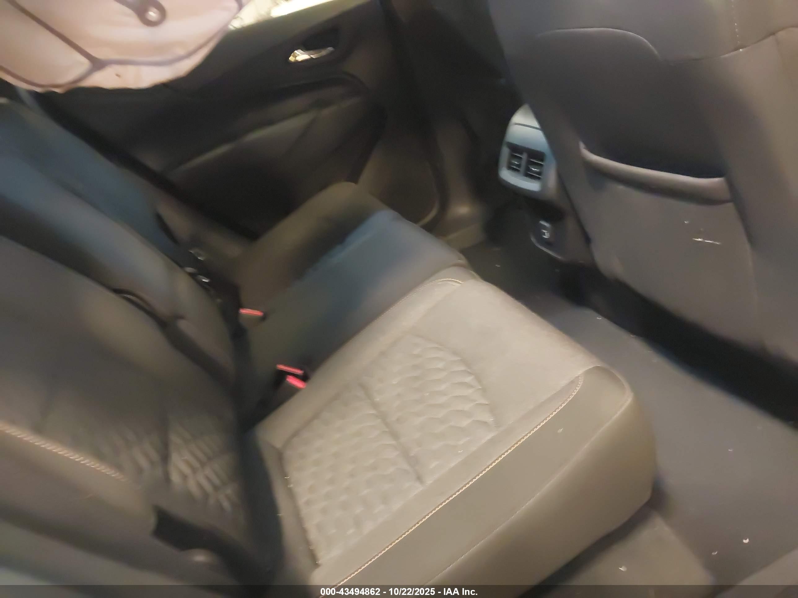 CHEVROLET EQUINOX image 8