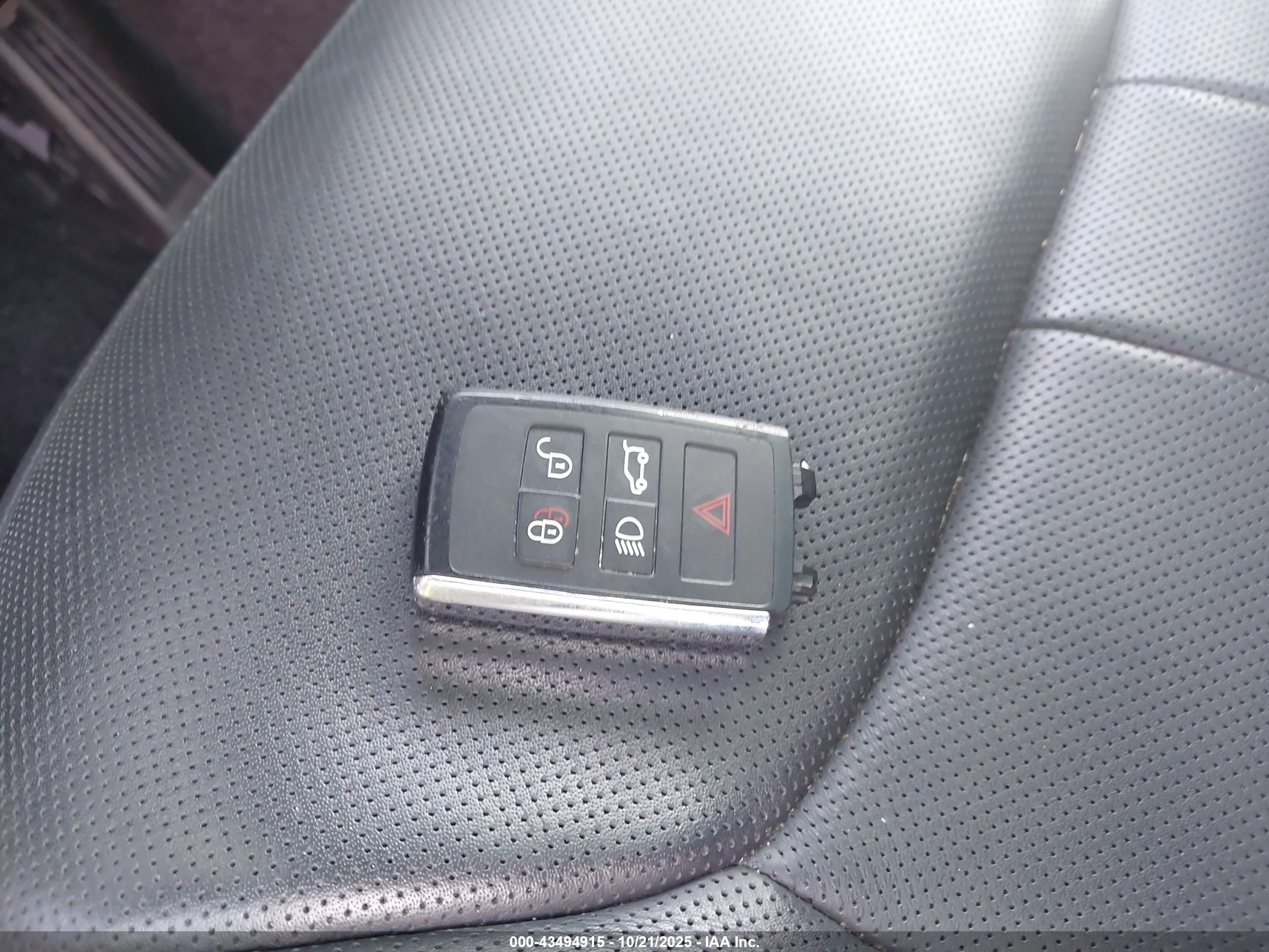 LAND ROVER image 11