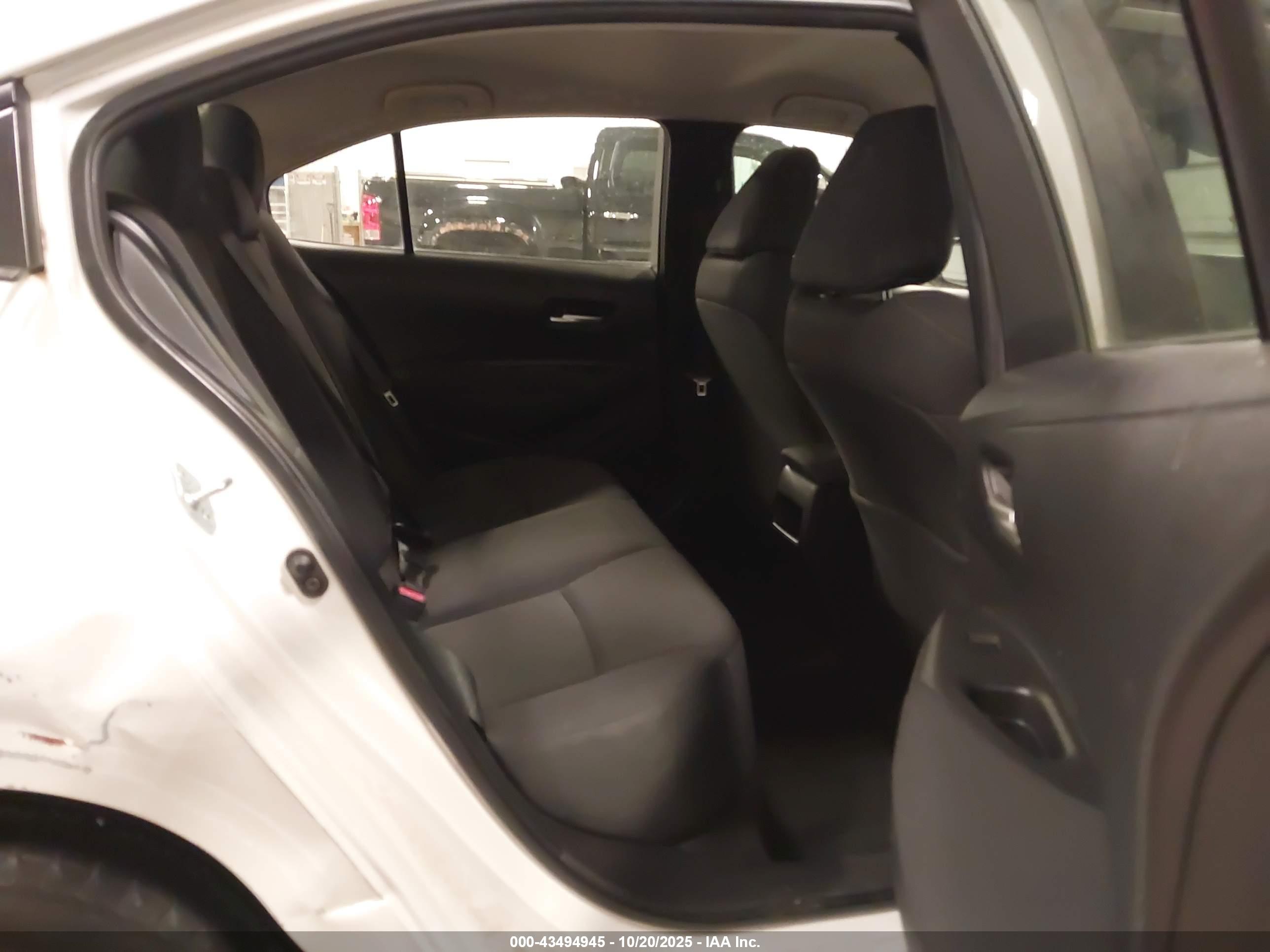 TOYOTA COROLLA image 8