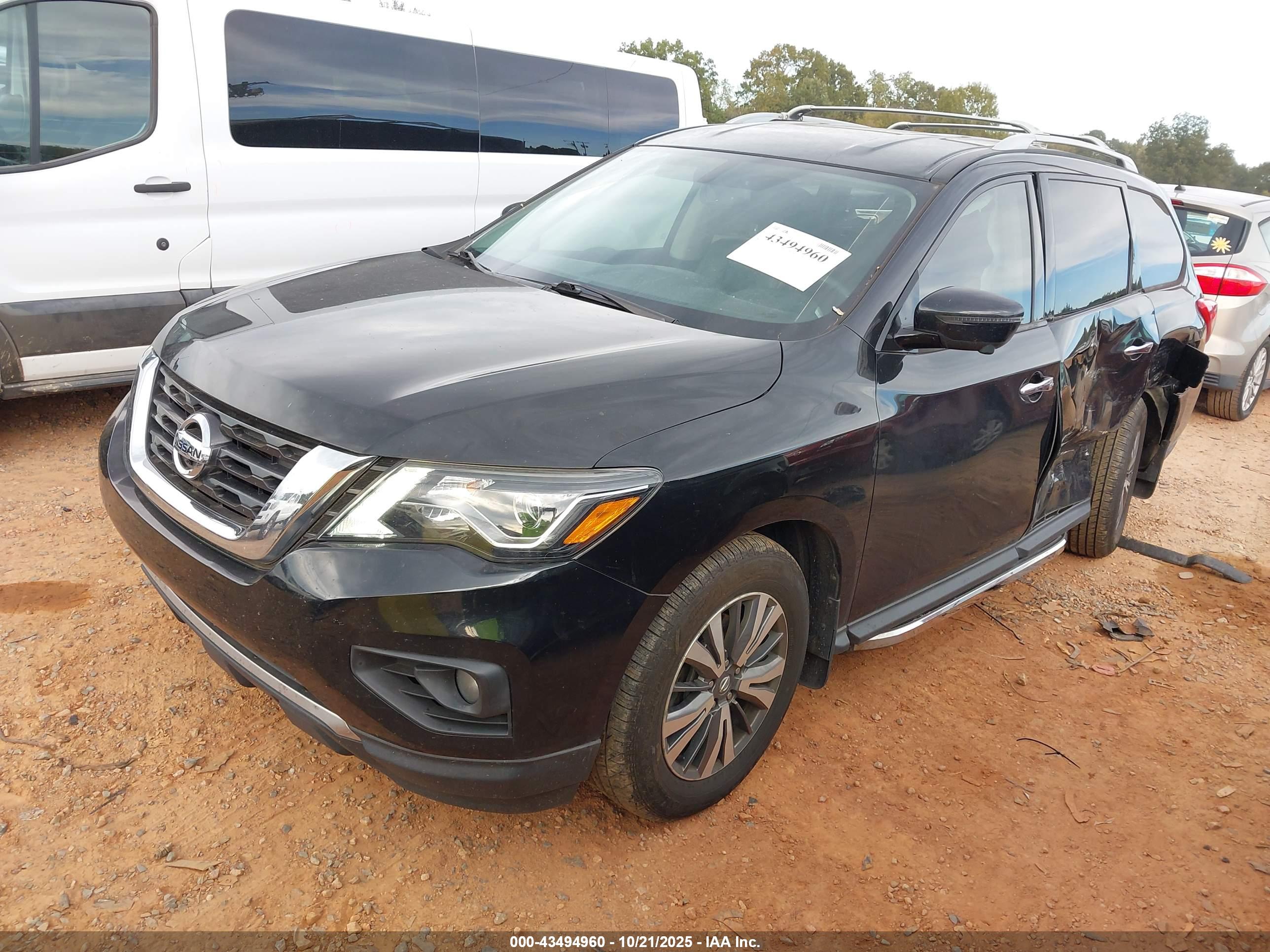 NISSAN PATHFINDER image 2
