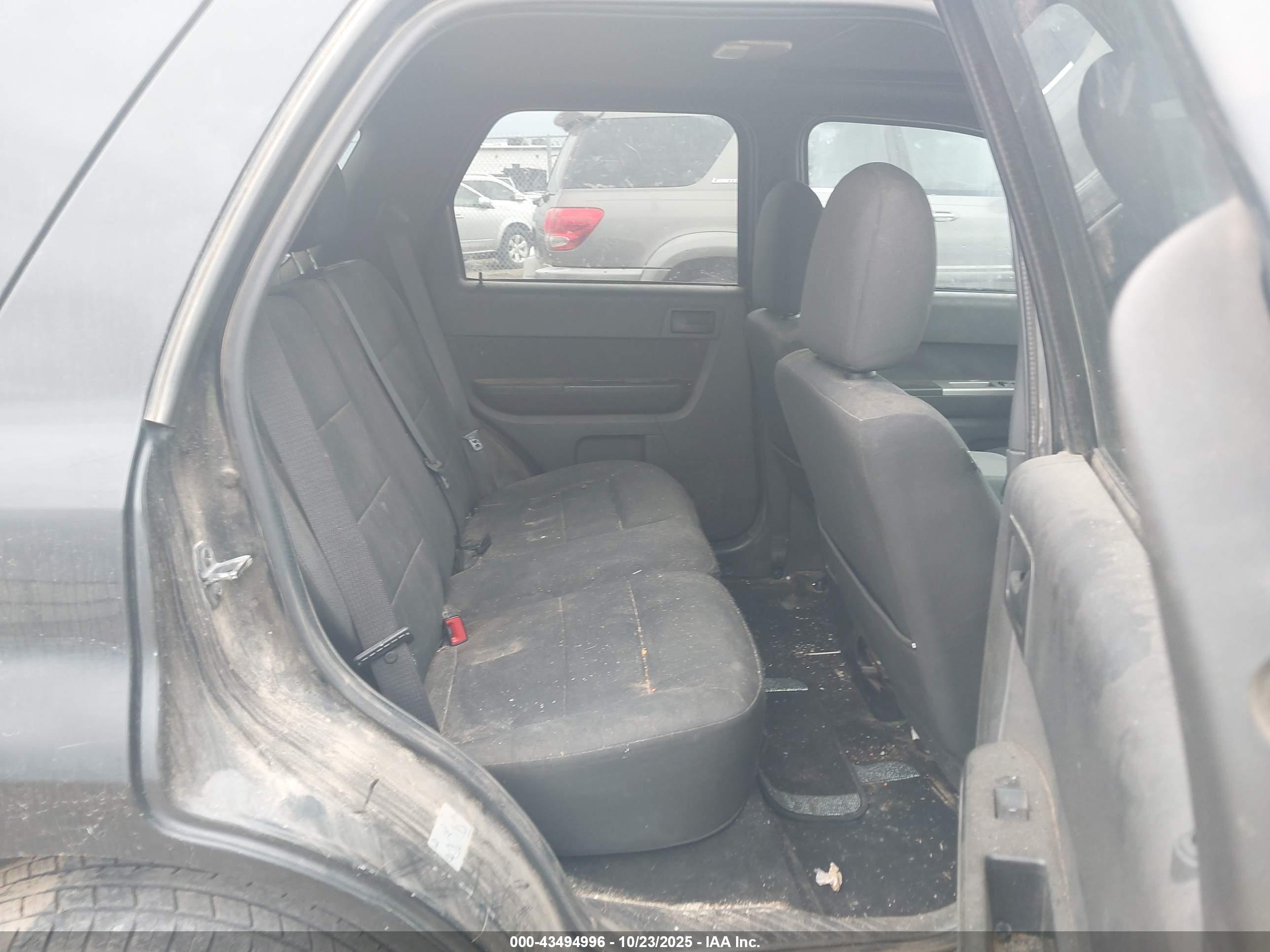 FORD ESCAPE image 8