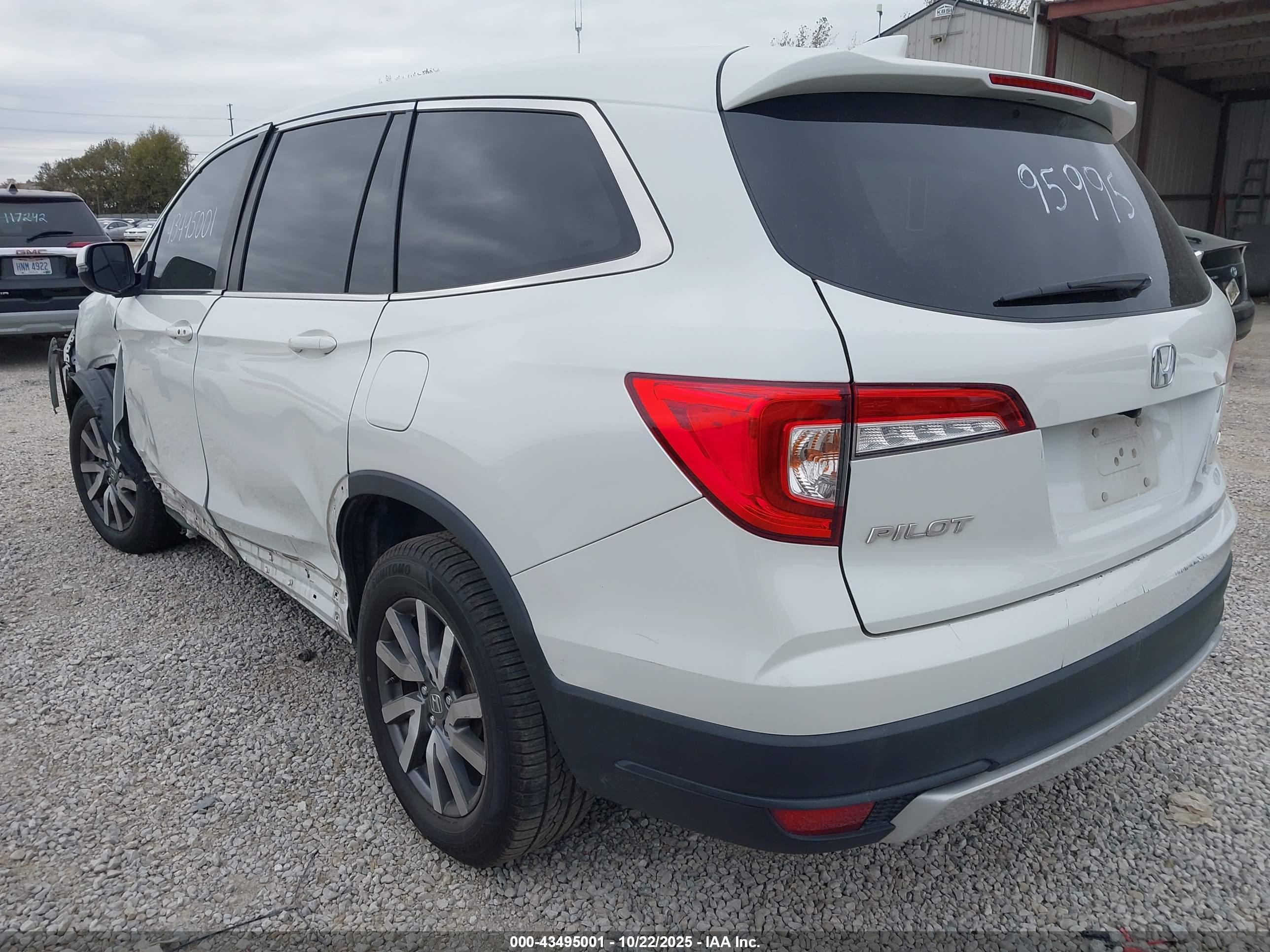 HONDA PILOT image 3