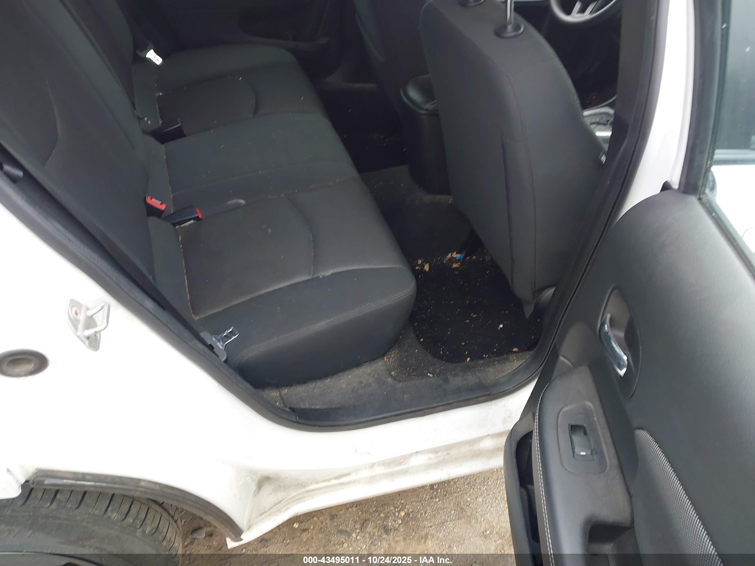 DODGE AVENGER image 8