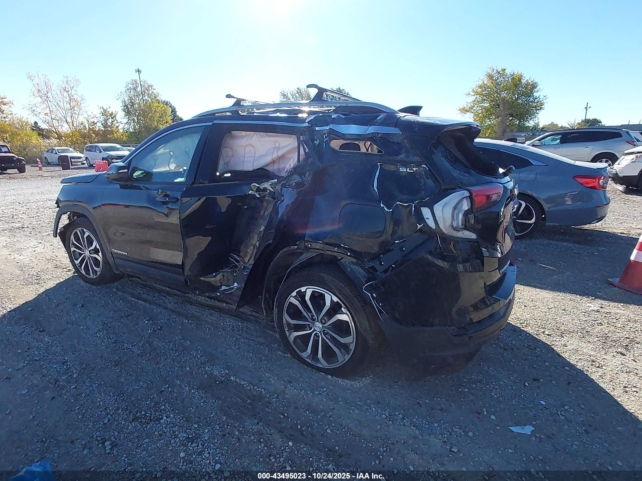 GMC TERRAIN image 3