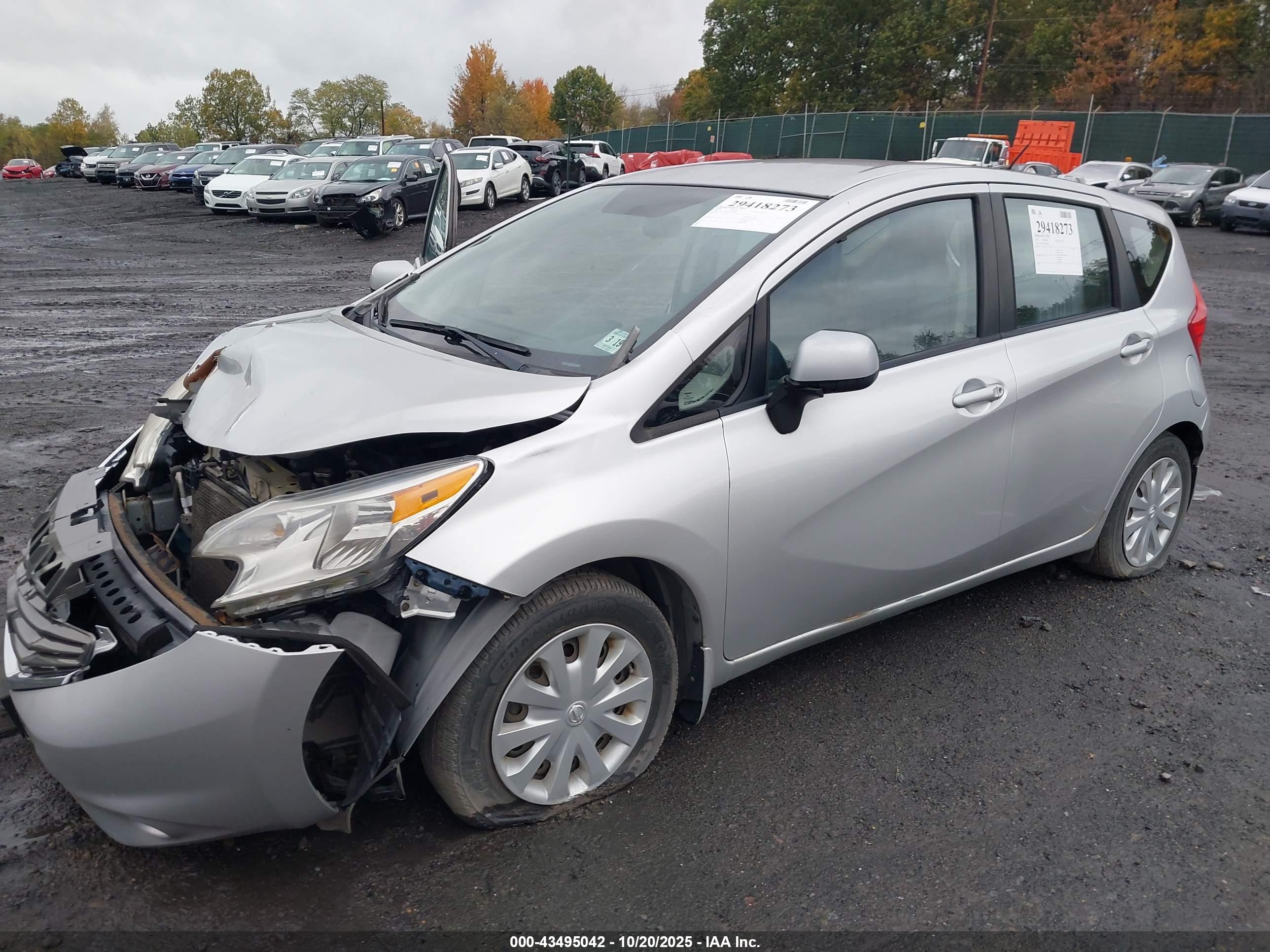NISSAN VERSA image 2