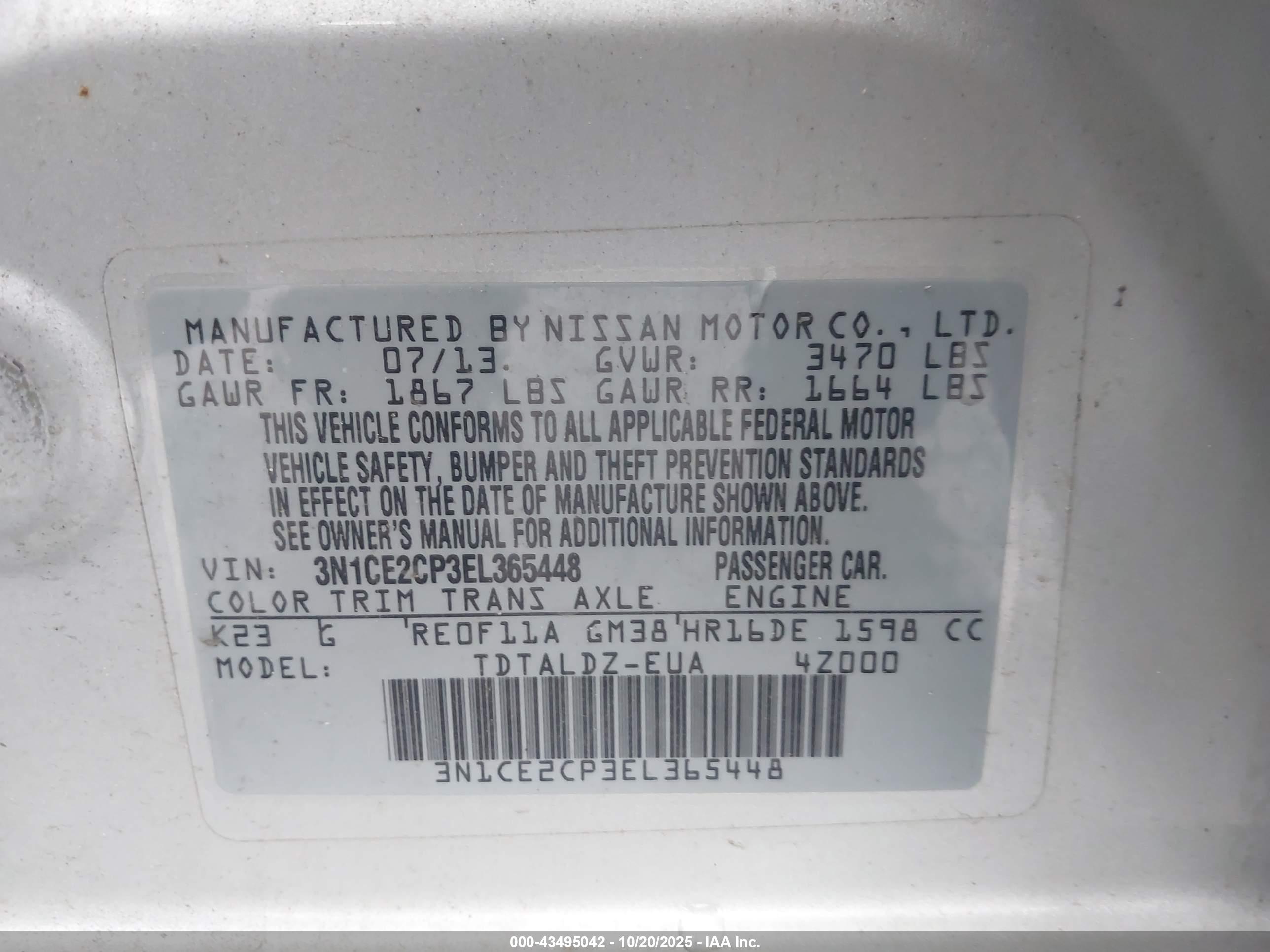 NISSAN VERSA image 9