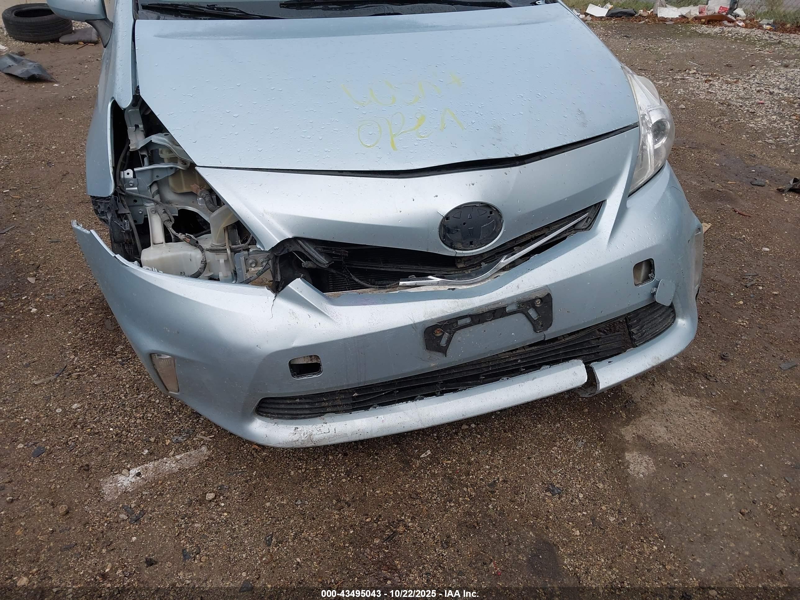 TOYOTA PRIUS image 6