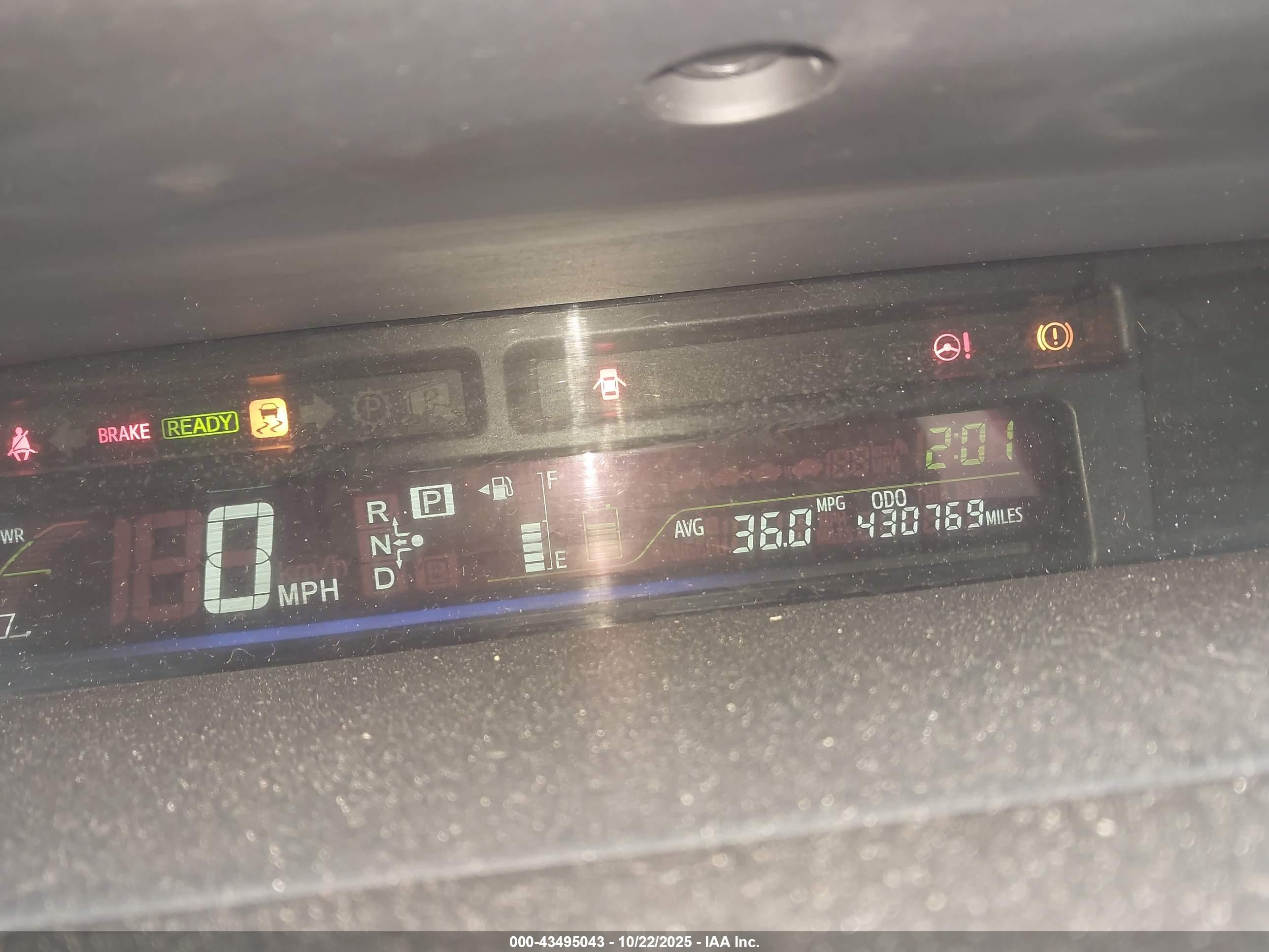 TOYOTA PRIUS image 7
