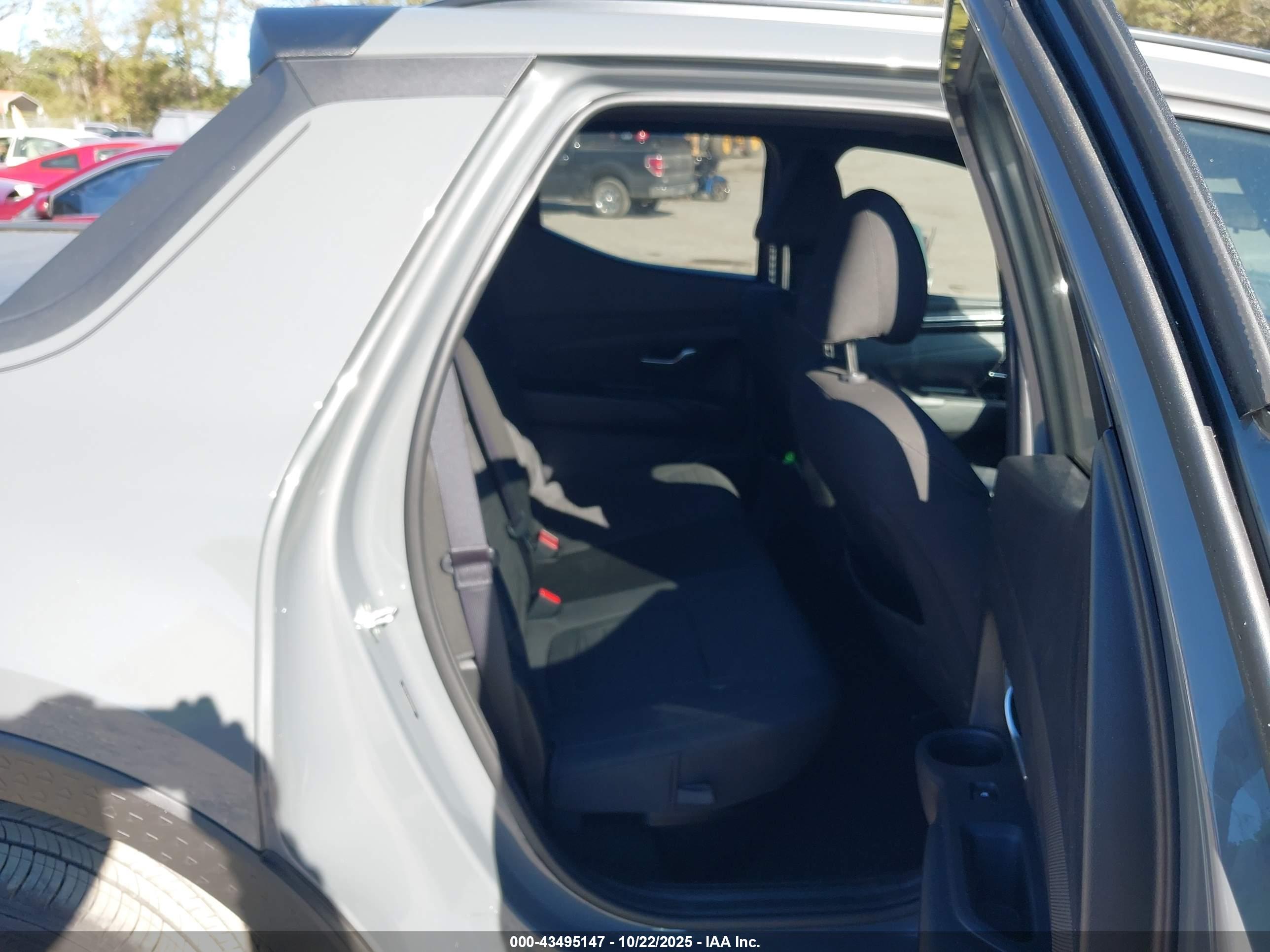 HYUNDAI SANTA image 8