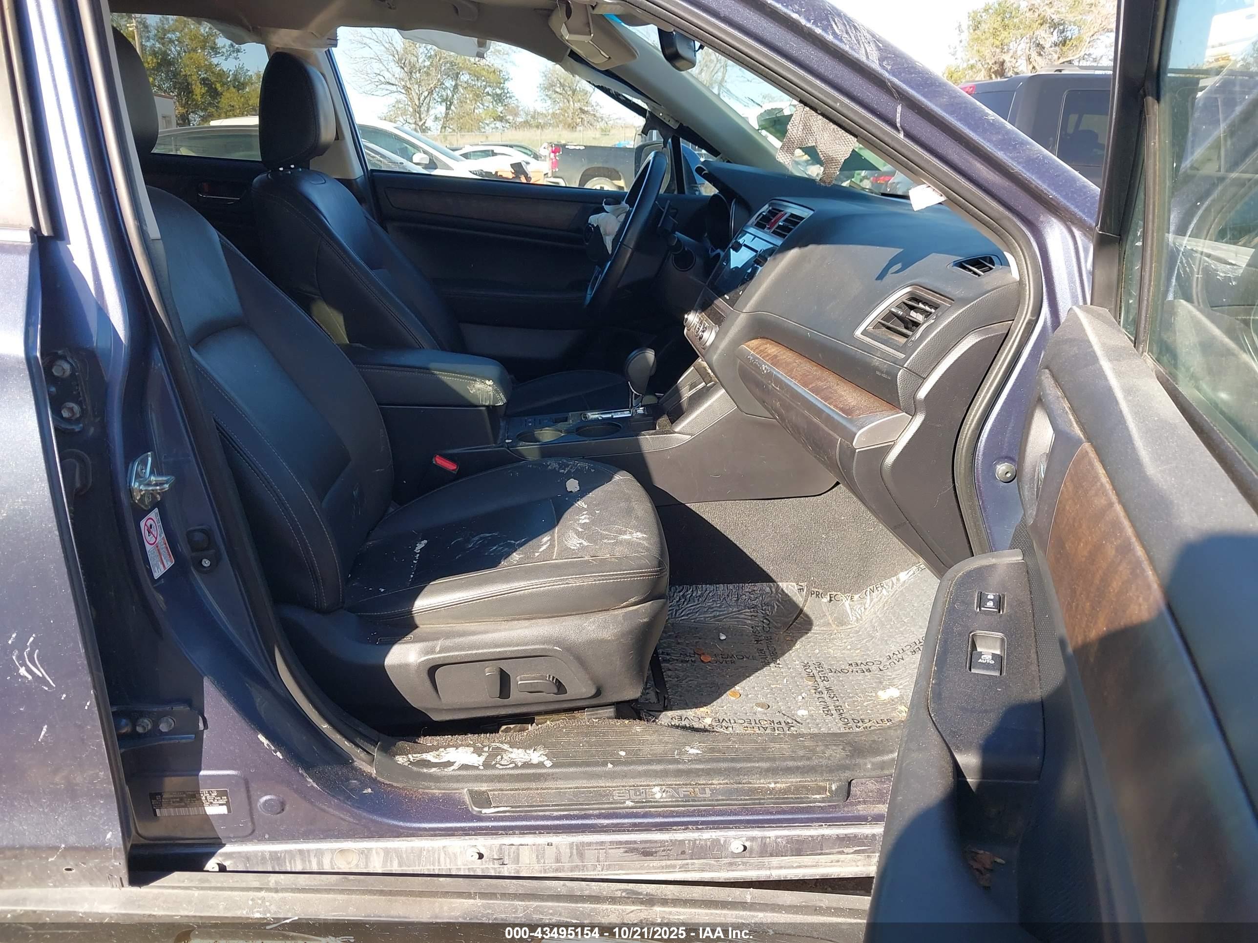 SUBARU OUTBACK image 5