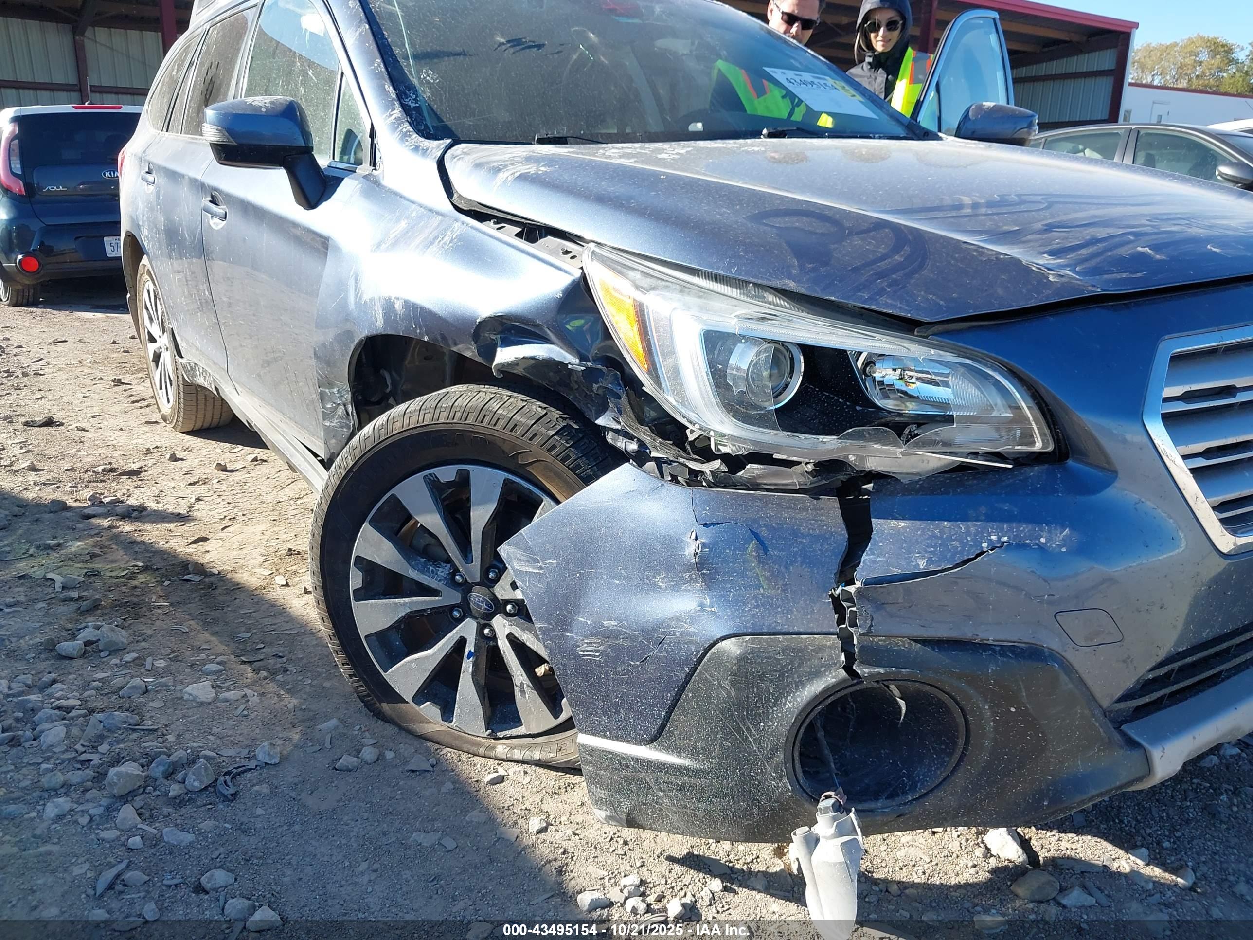 SUBARU OUTBACK image 6