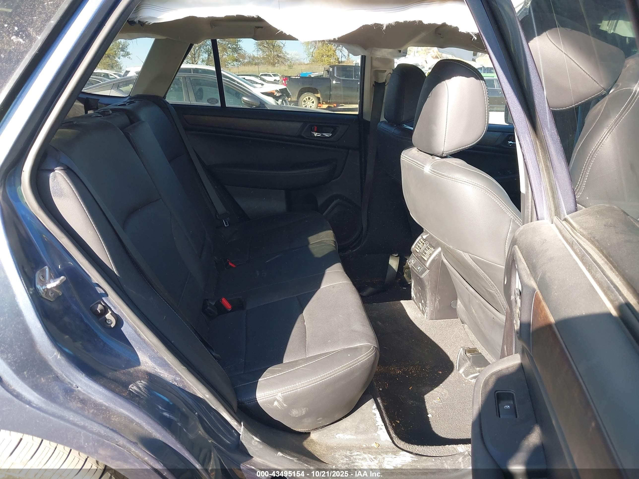 SUBARU OUTBACK image 8
