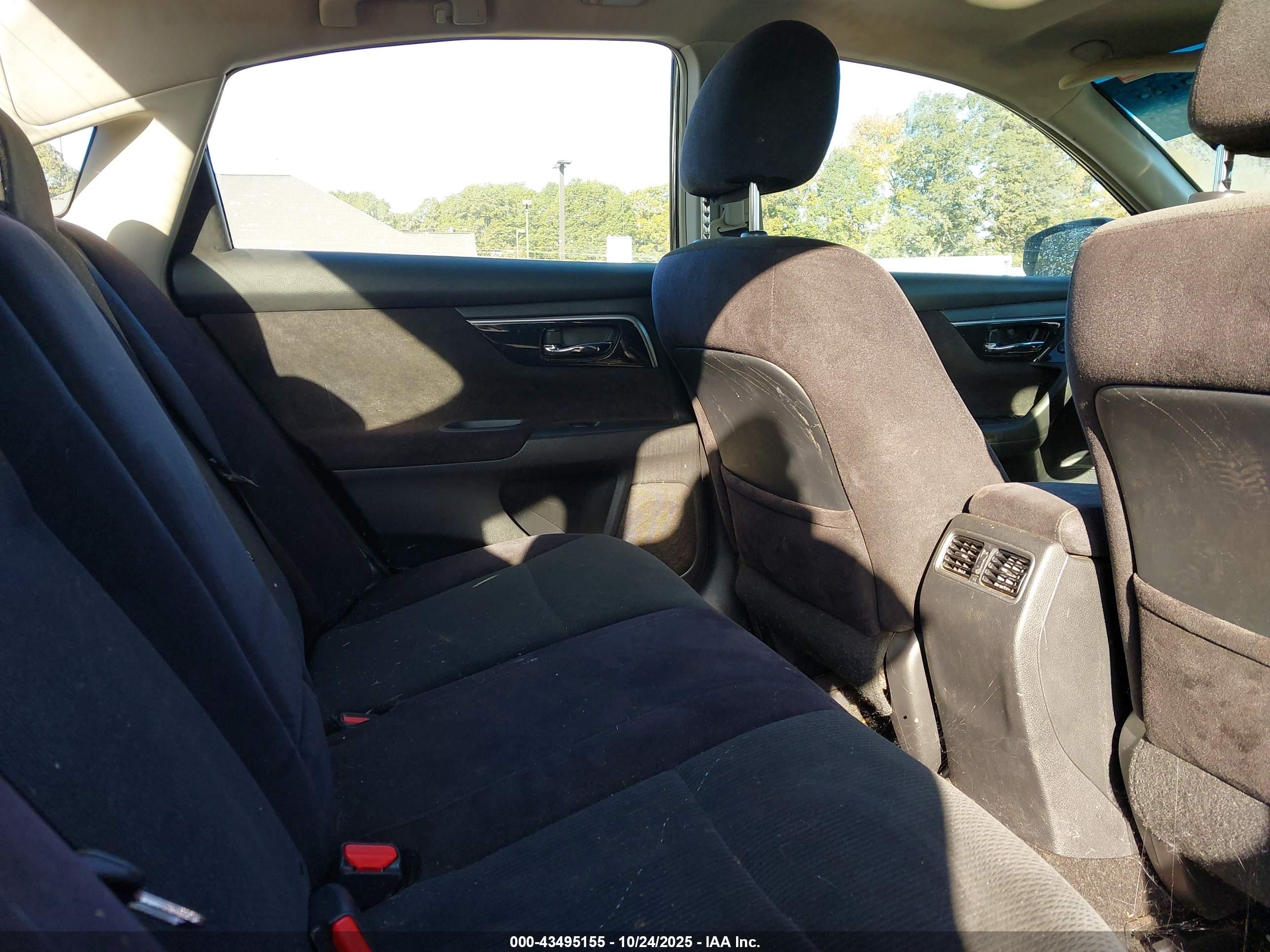 NISSAN ALTIMA image 8