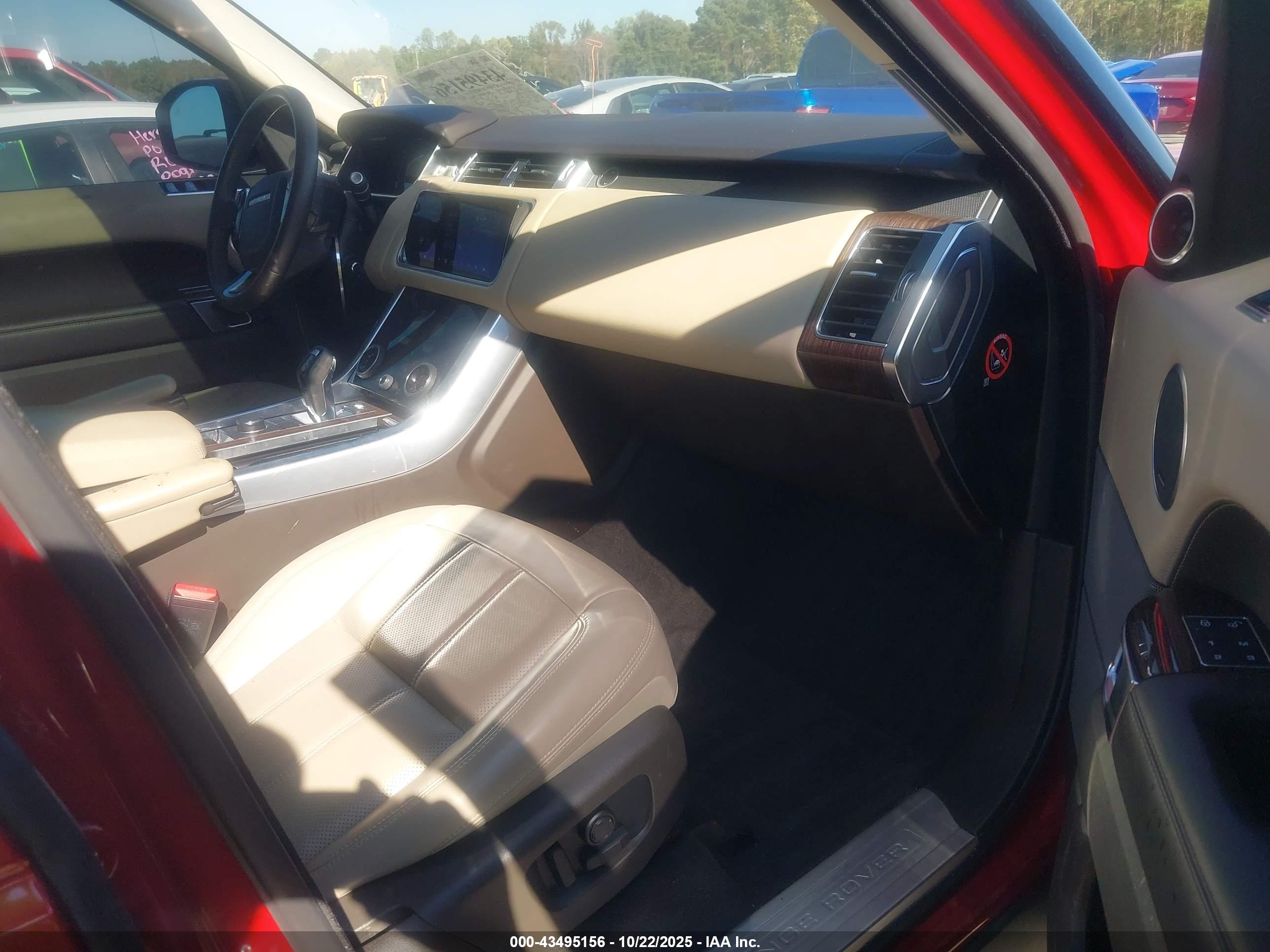LAND ROVER image 5