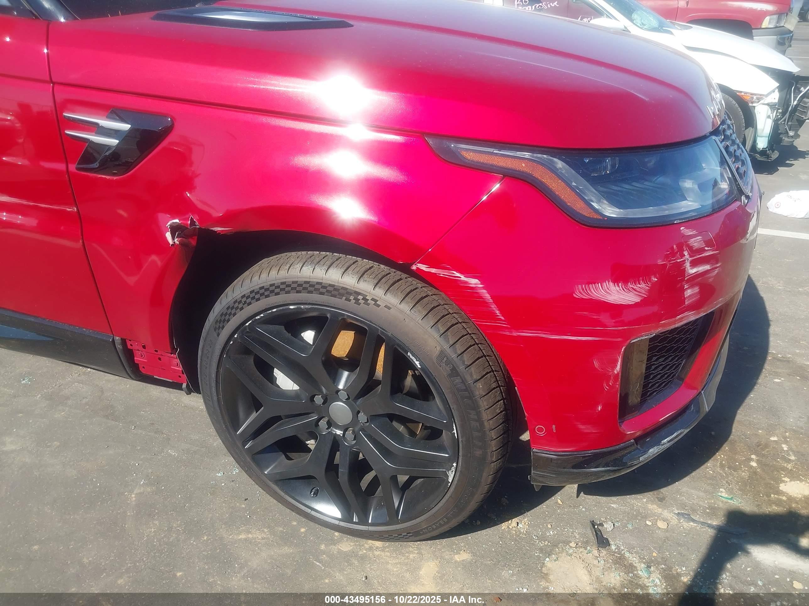 LAND ROVER image 6