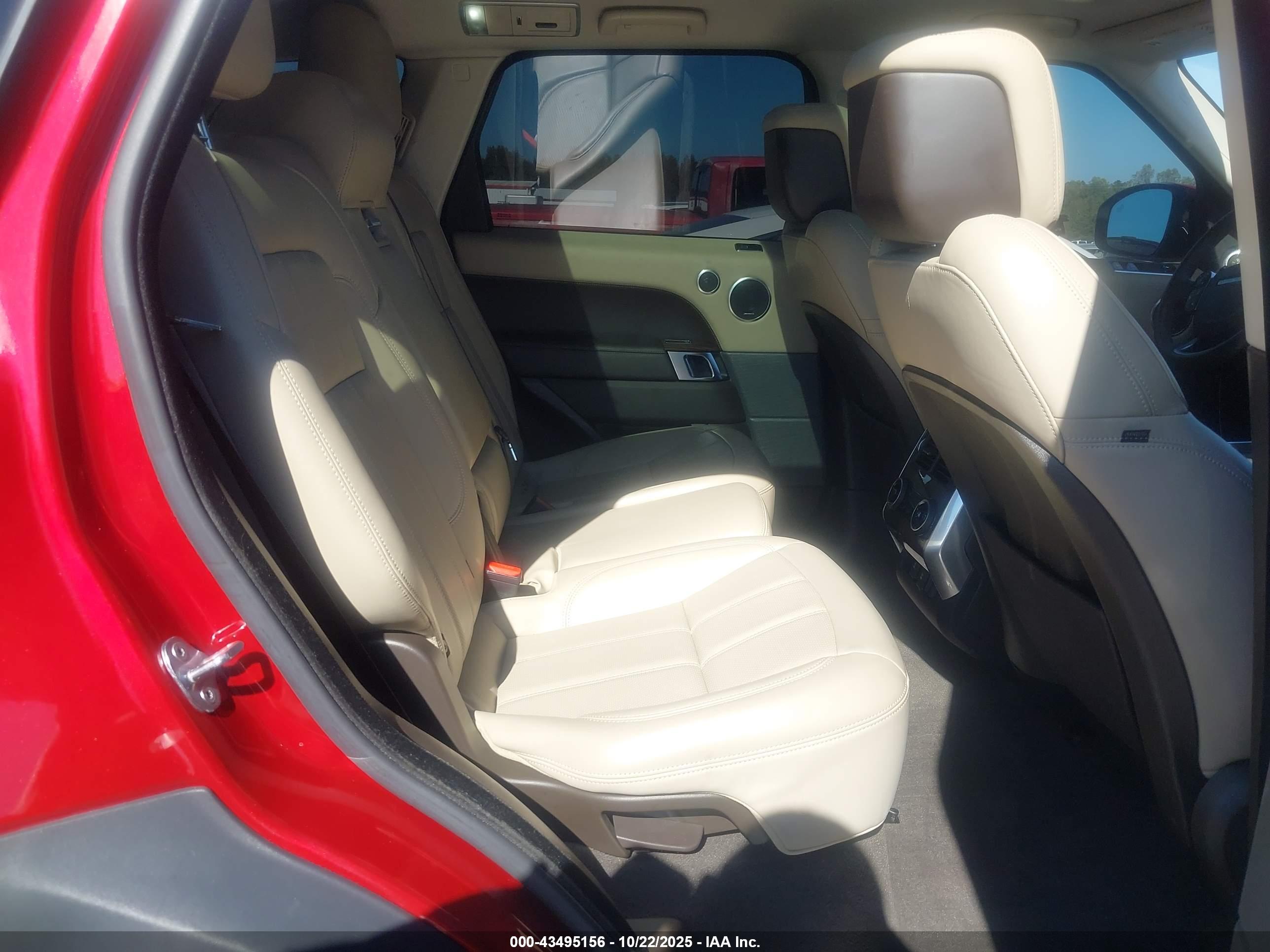 LAND ROVER image 8
