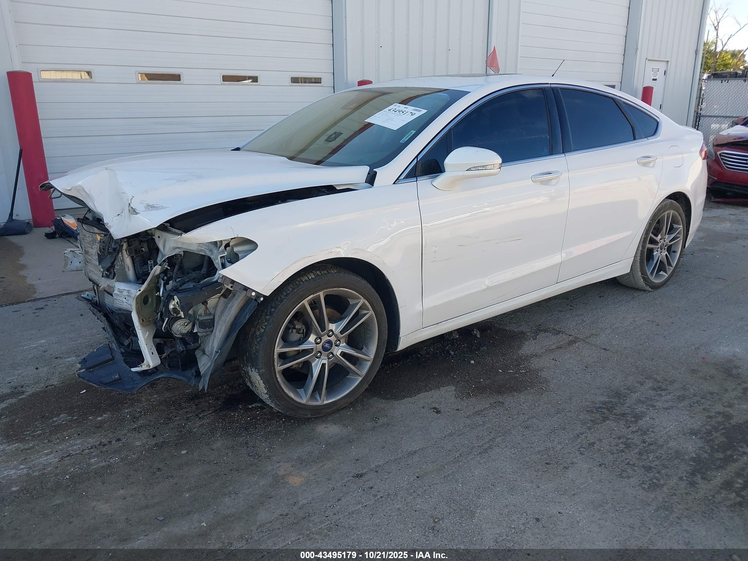 FORD FUSION image 2