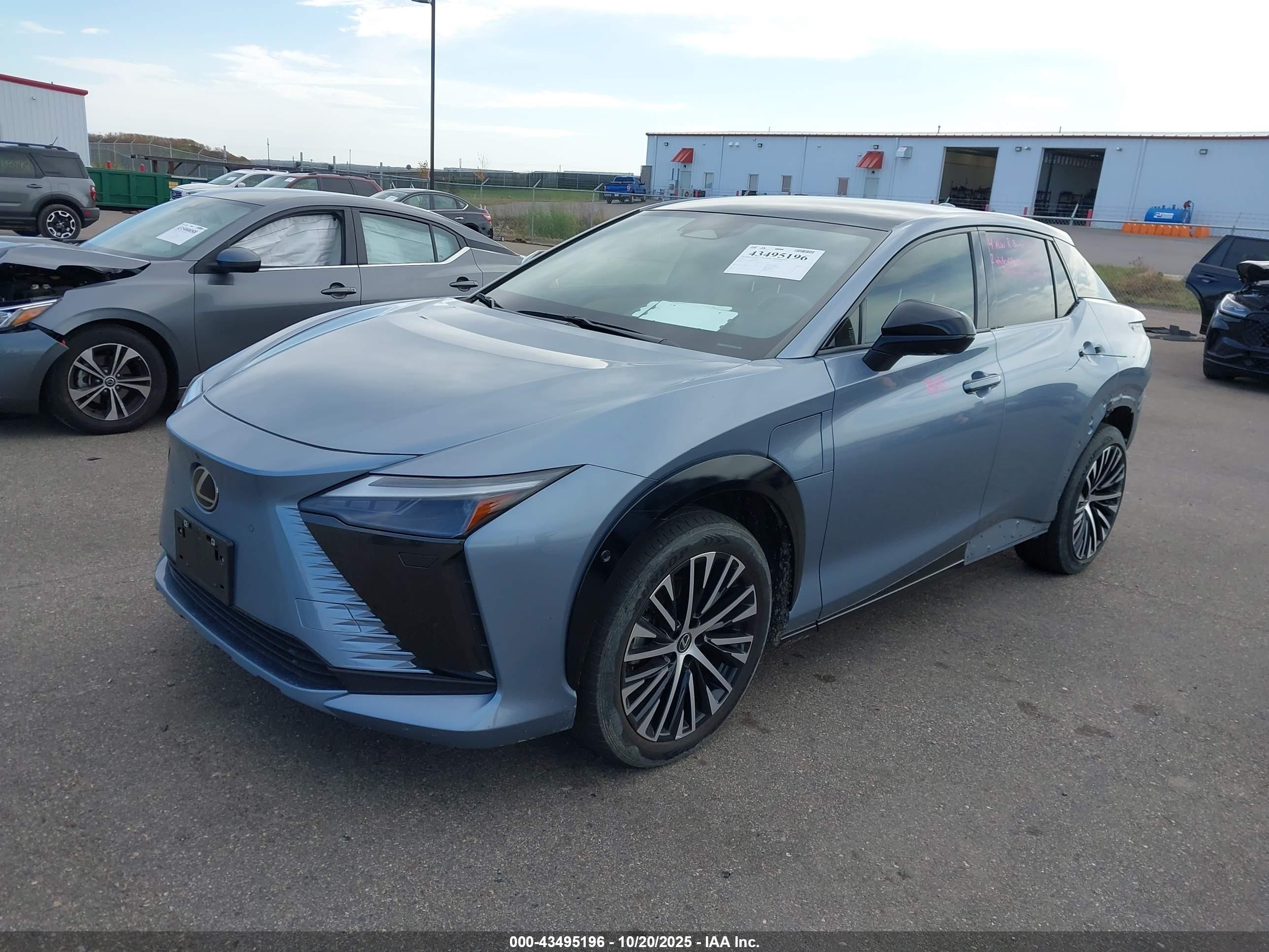 LEXUS RZ image 2