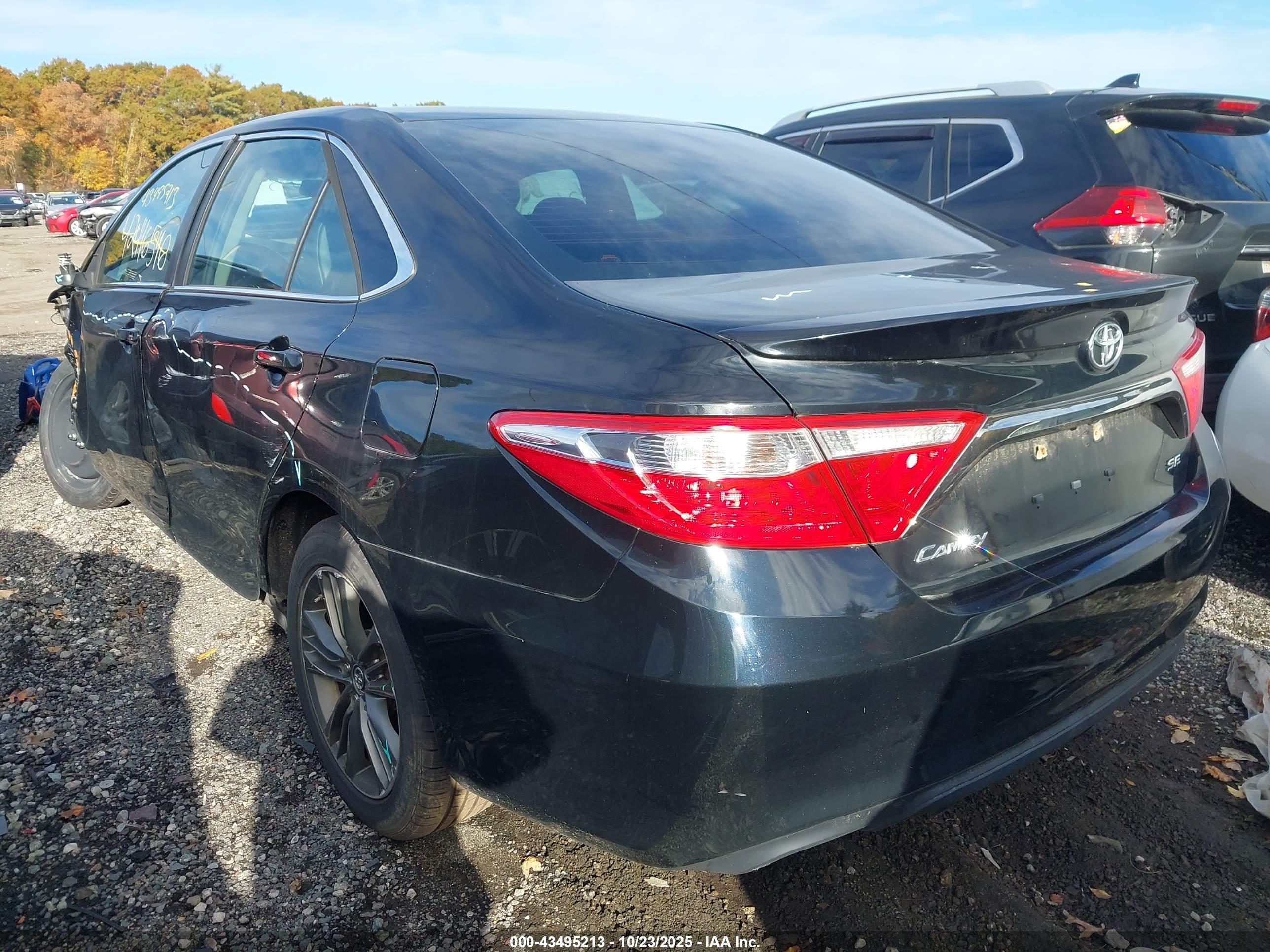TOYOTA CAMRY image 3
