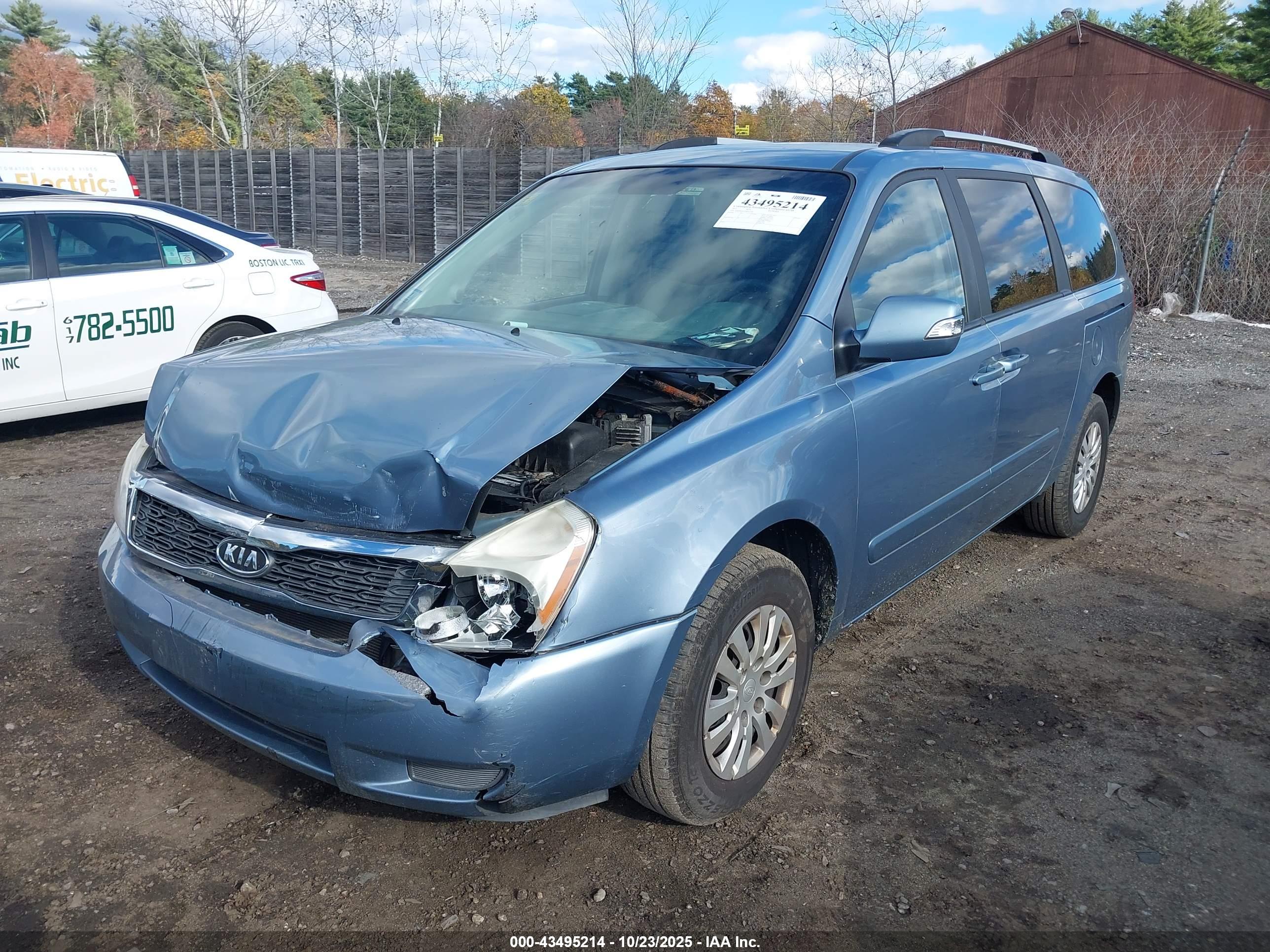 KIA SEDONA image 2