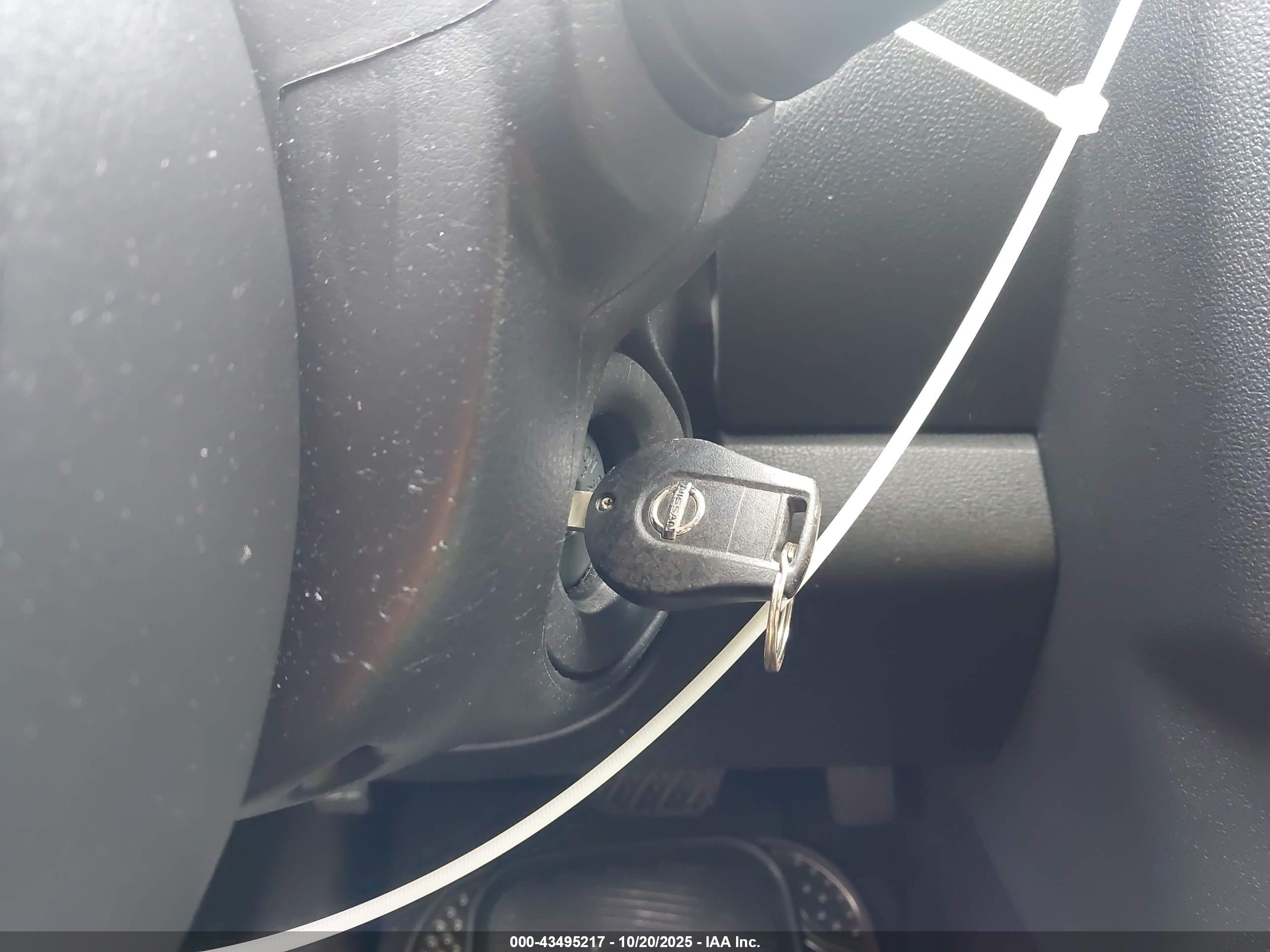 NISSAN ROGUE image 11