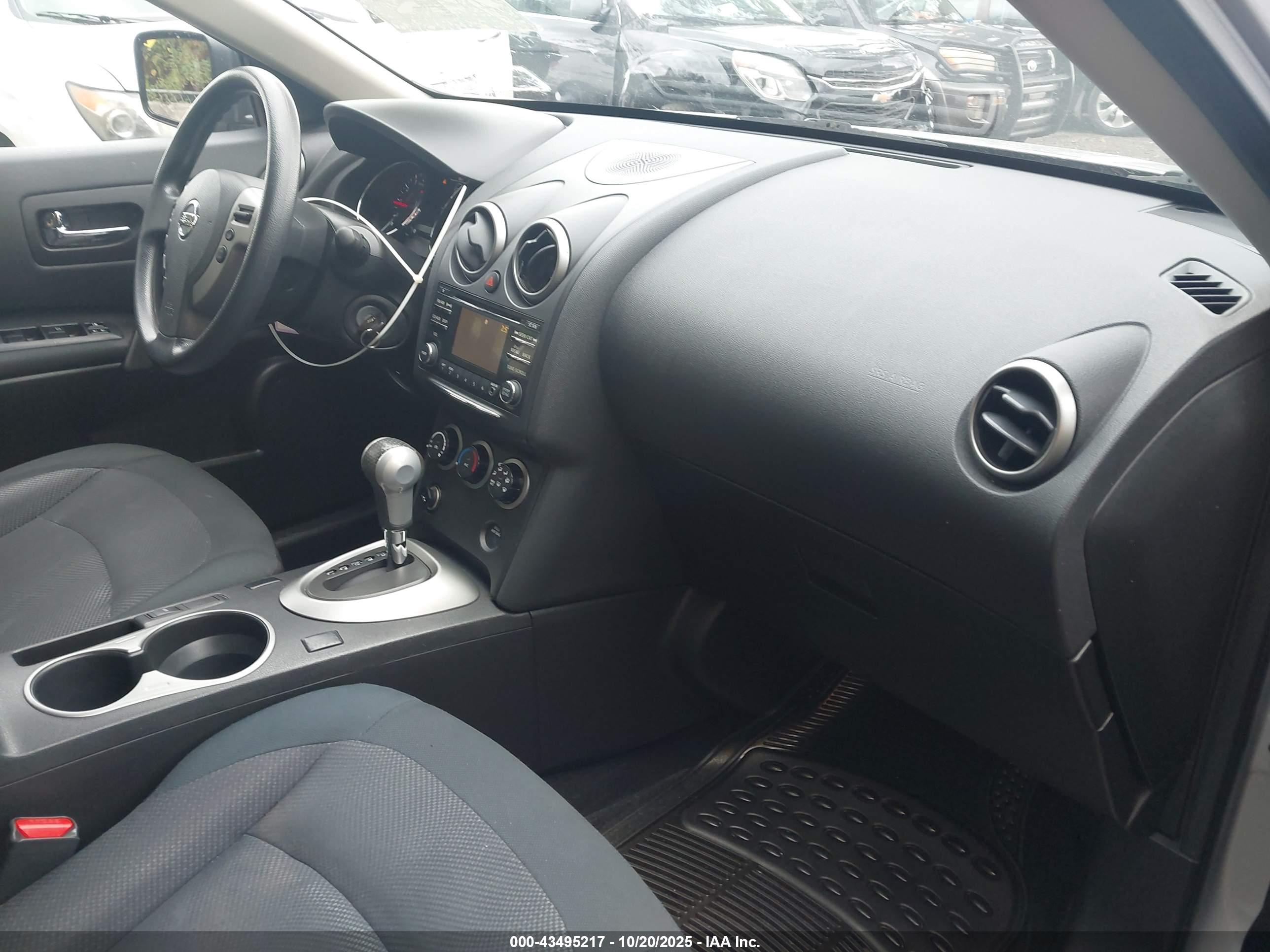 NISSAN ROGUE image 5