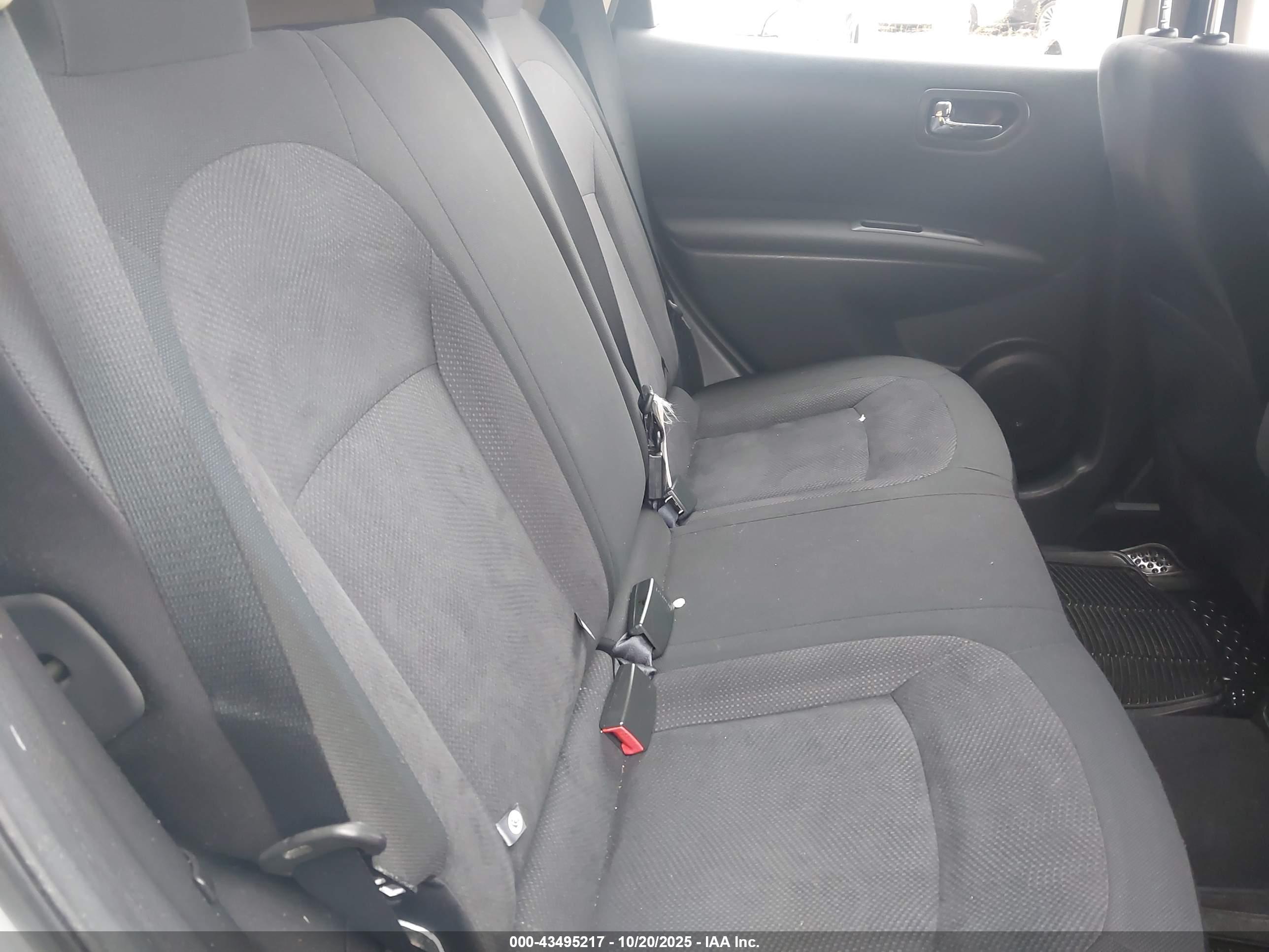 NISSAN ROGUE image 8