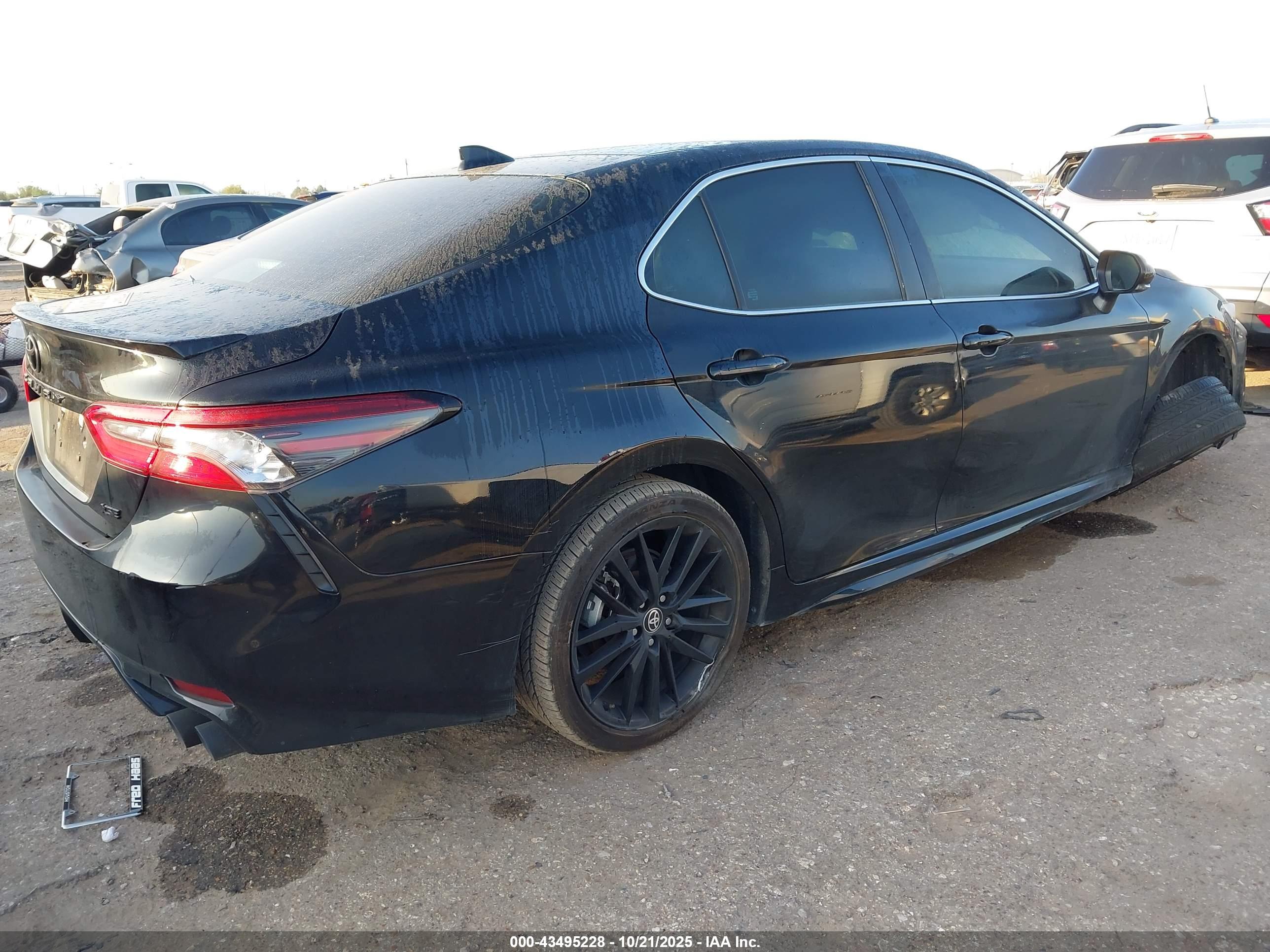 TOYOTA CAMRY image 4
