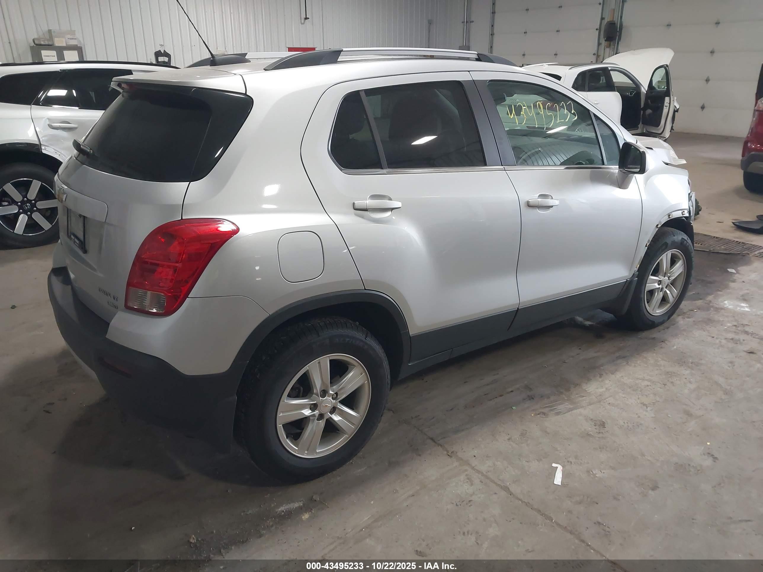 CHEVROLET TRAX image 4