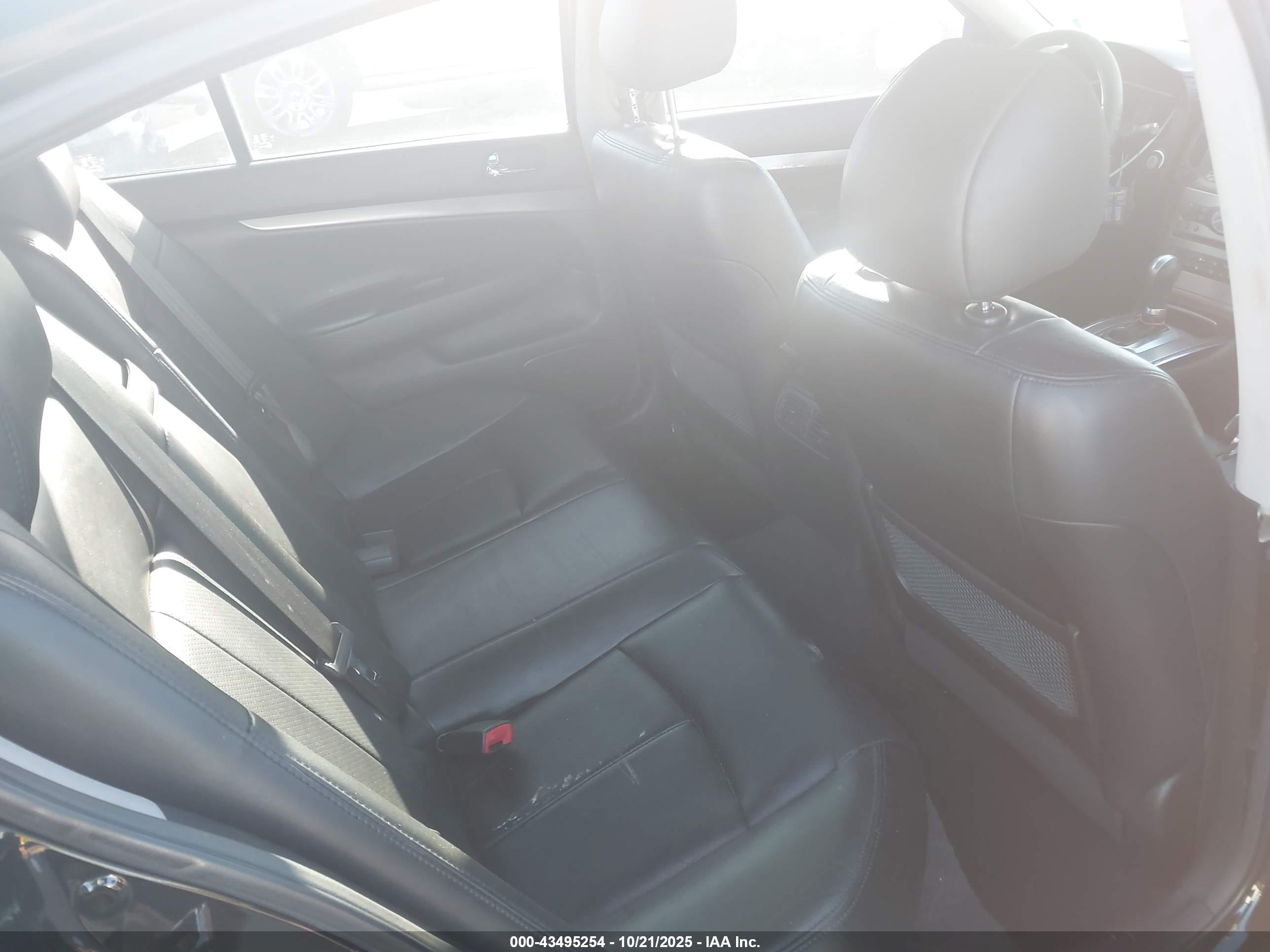 INFINITI G37 image 8