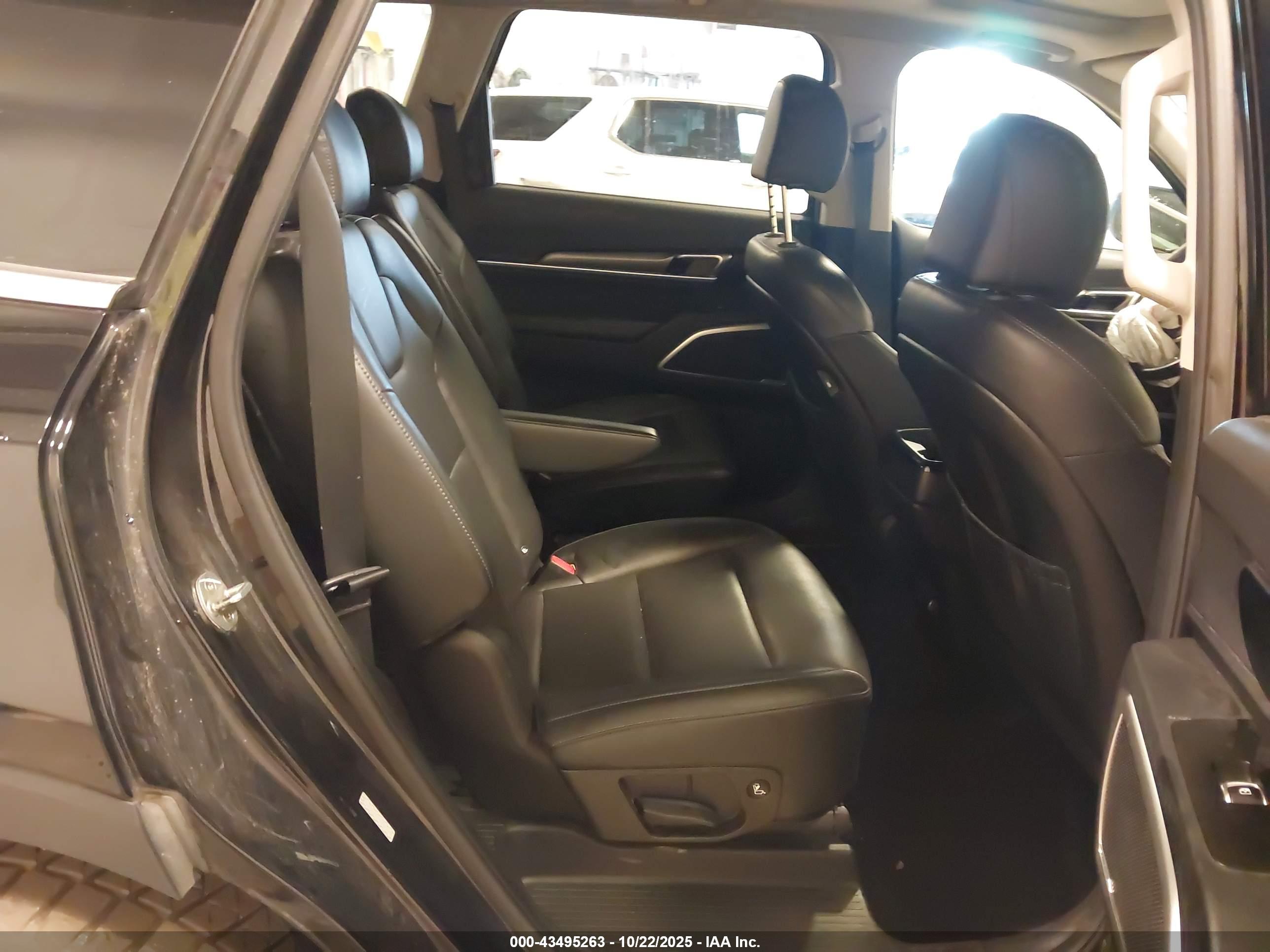 KIA TELLURIDE image 8