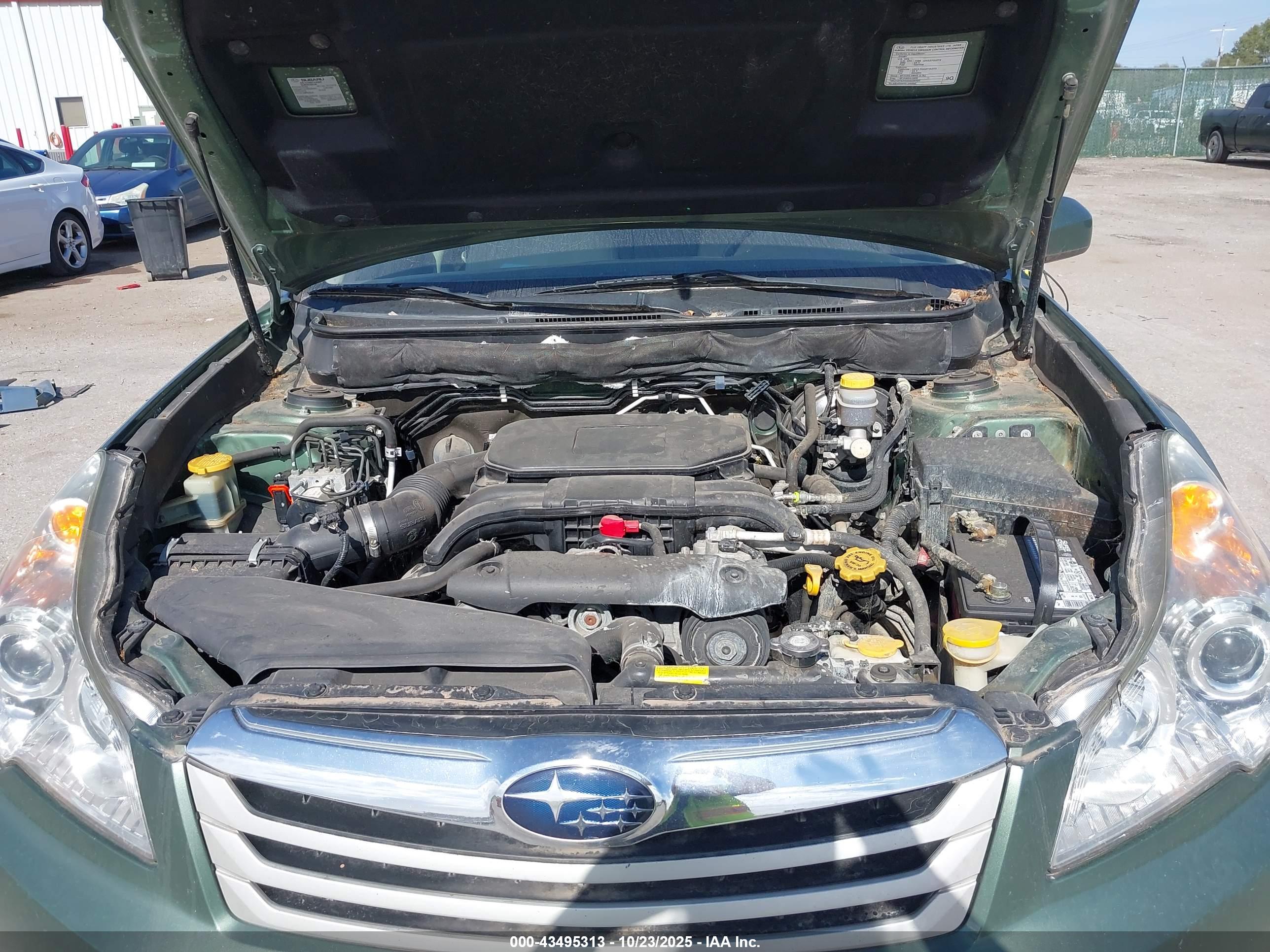 SUBARU OUTBACK image 10