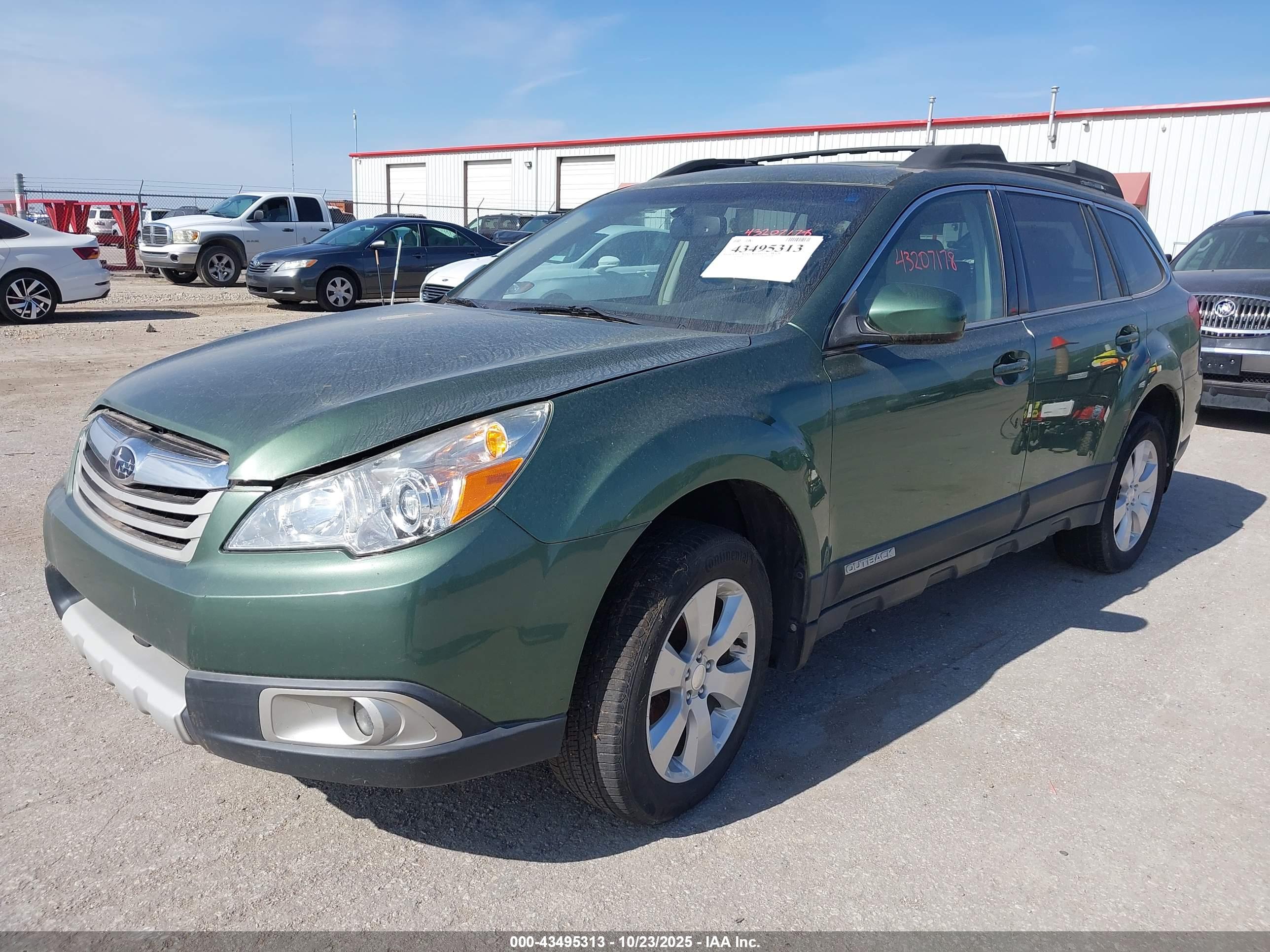 SUBARU OUTBACK image 2