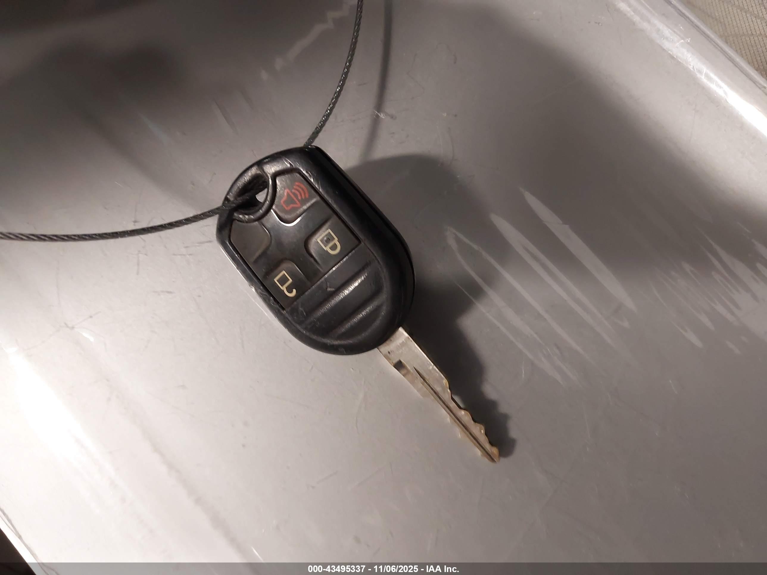 FORD EXPLORER image 11