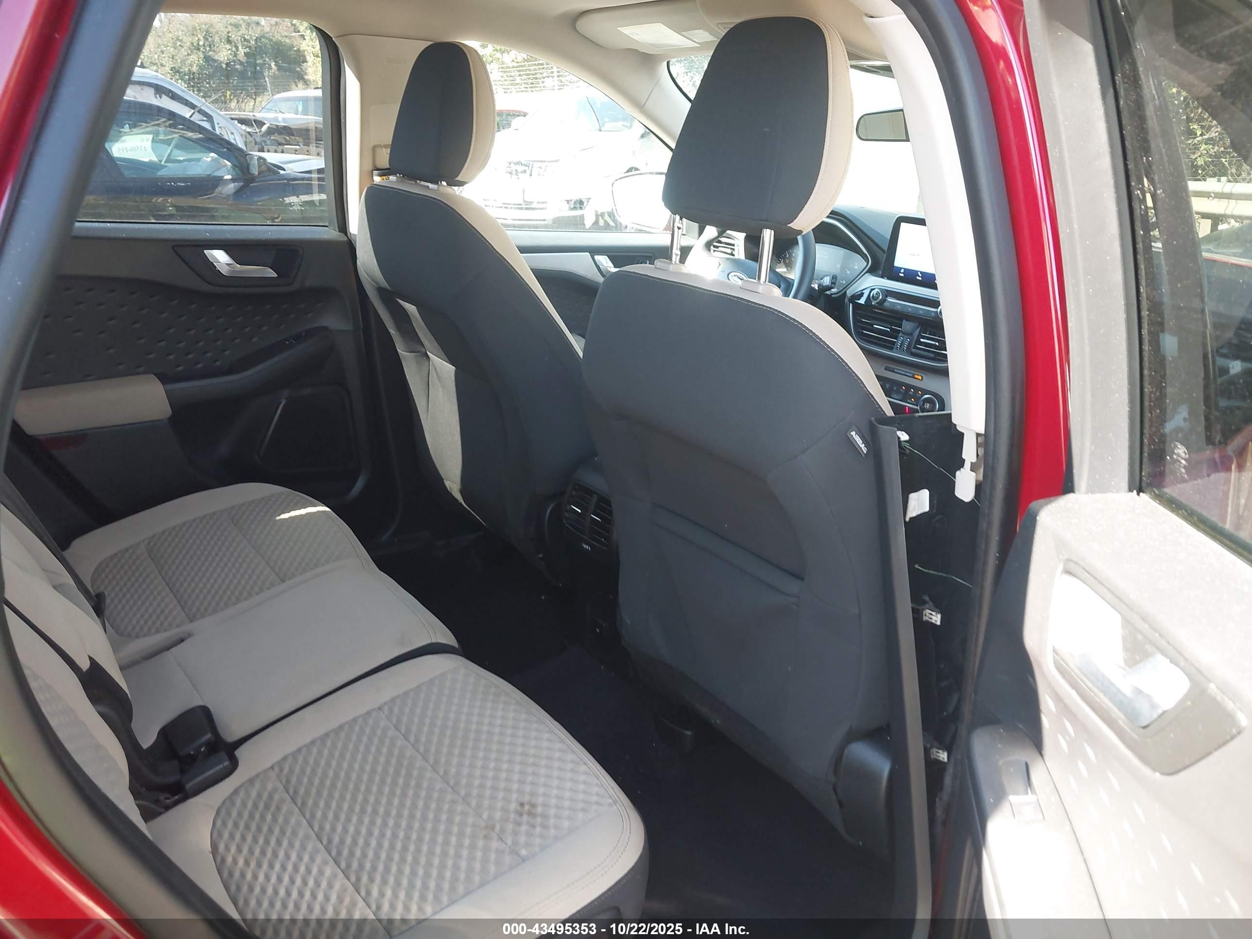 FORD ESCAPE image 8