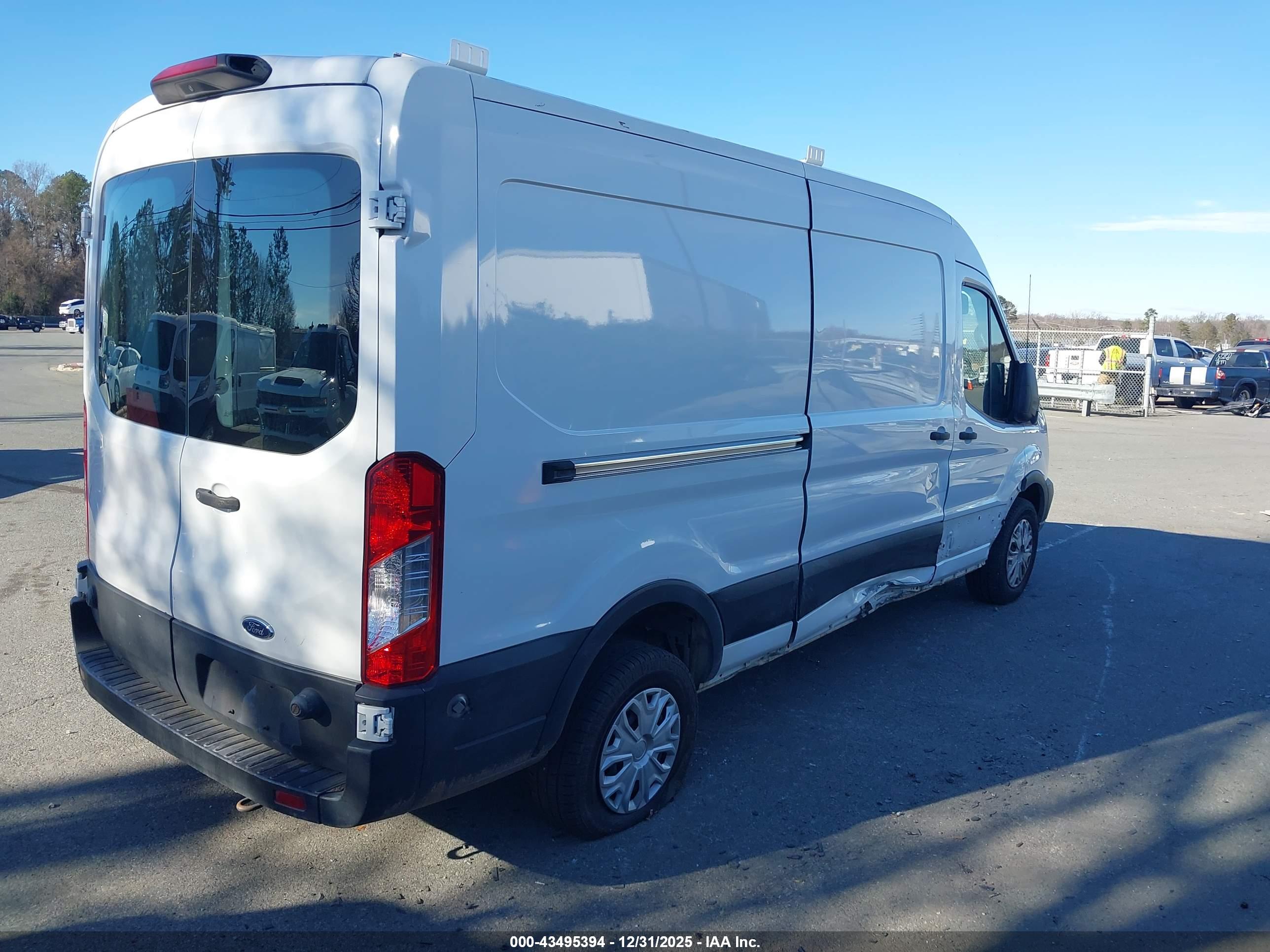 FORD TRANSIT-250 image 4