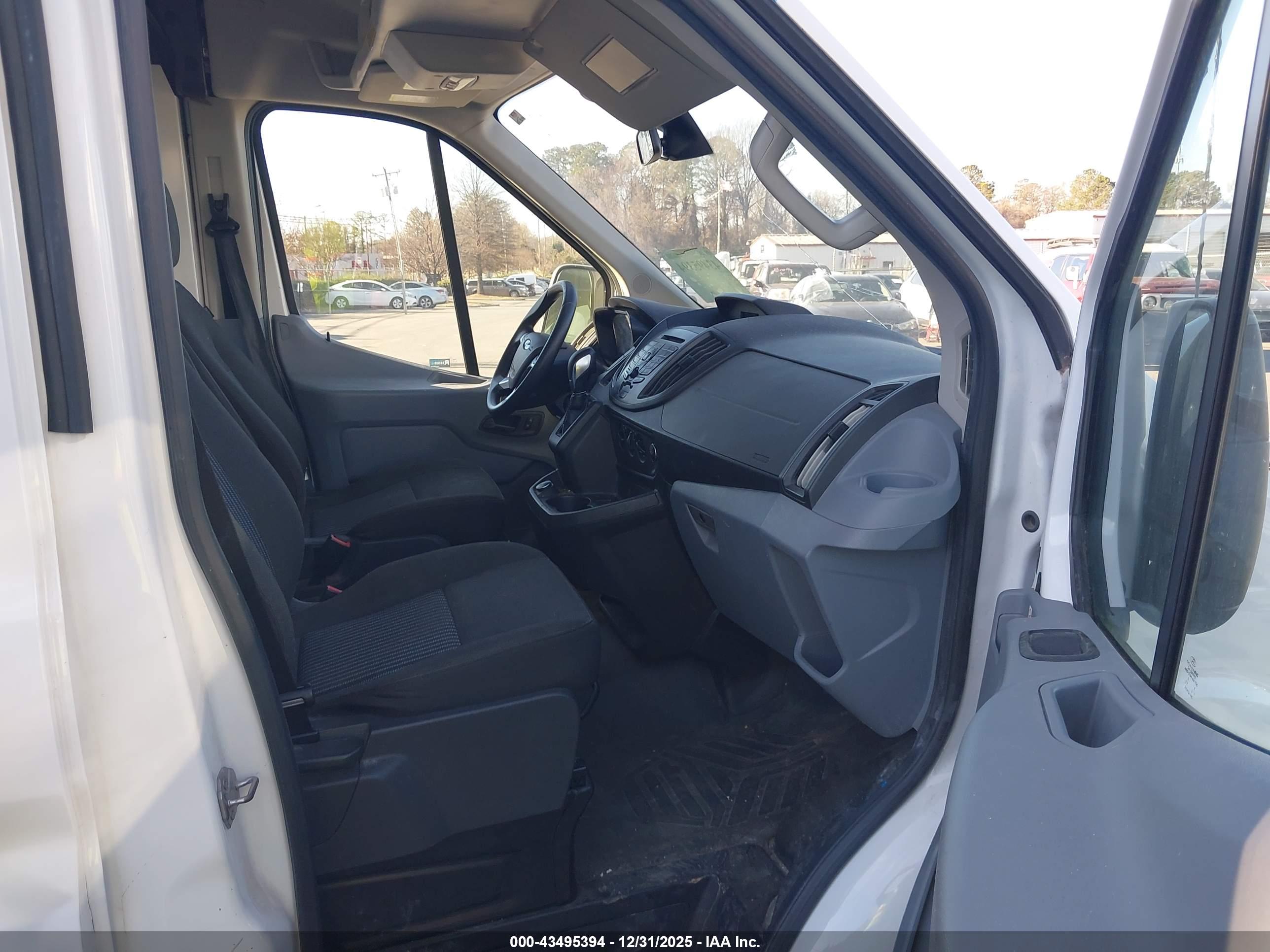 FORD TRANSIT-250 image 5