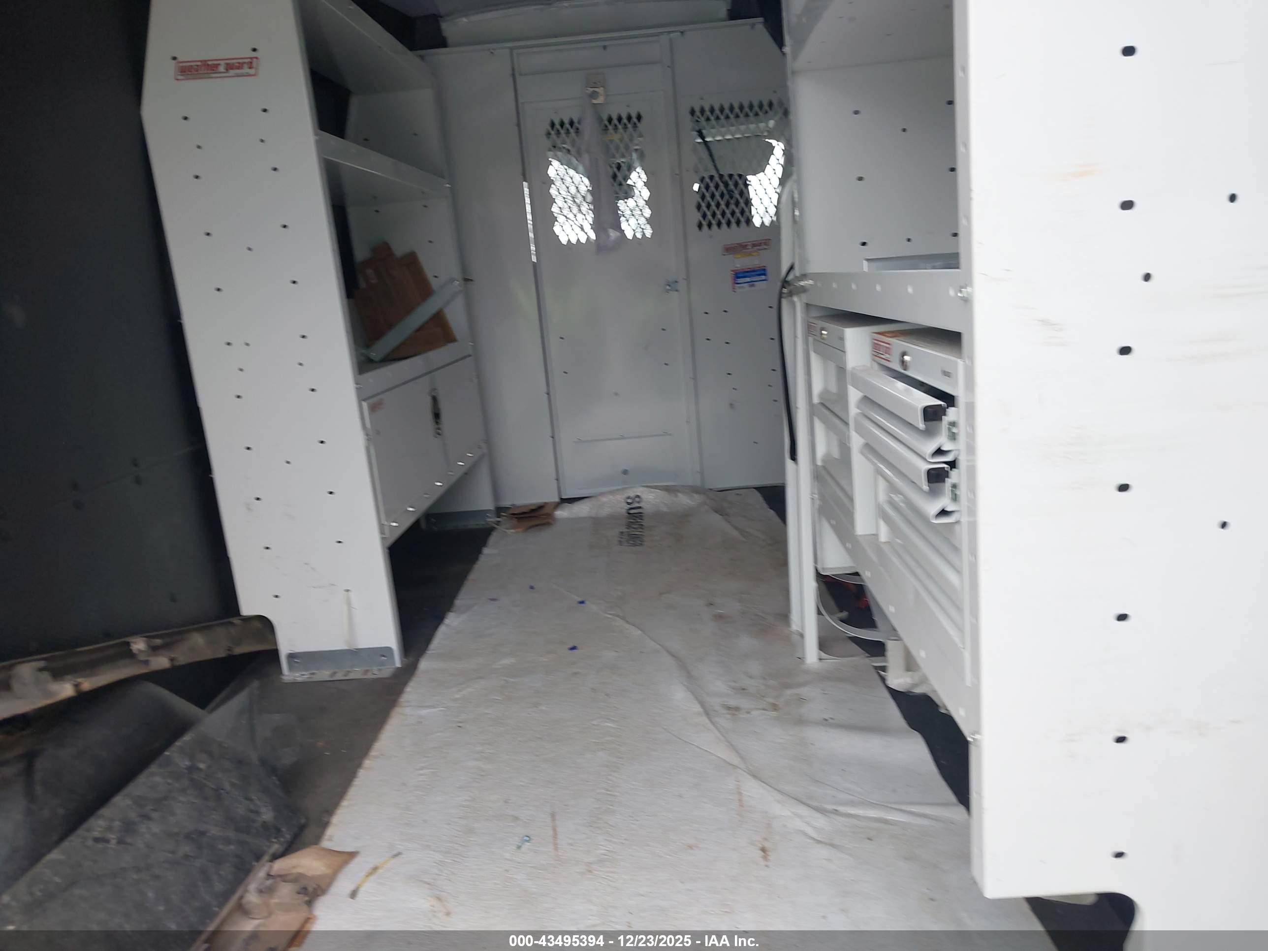 FORD TRANSIT-250 image 8