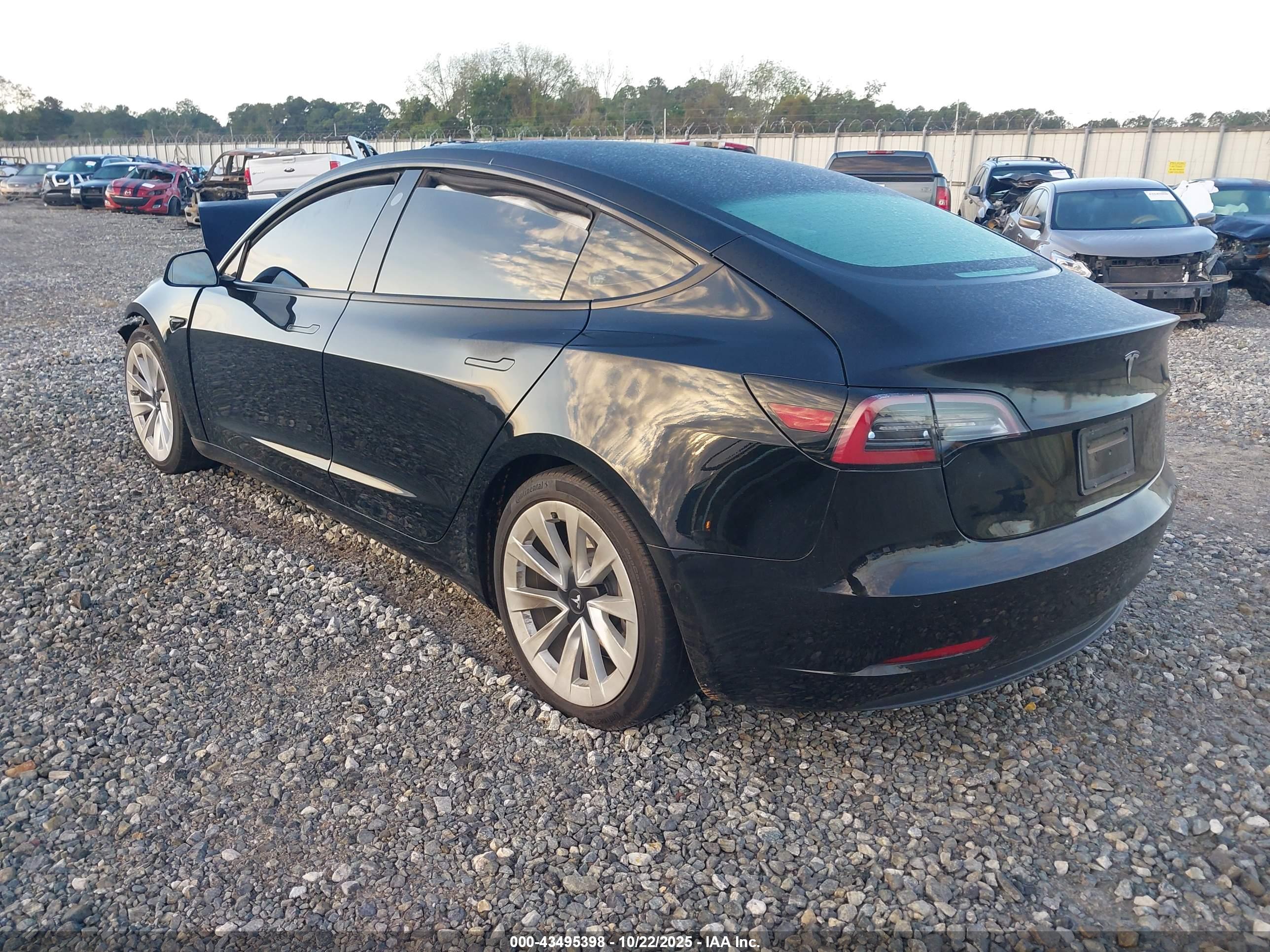 TESLA MODEL image 3