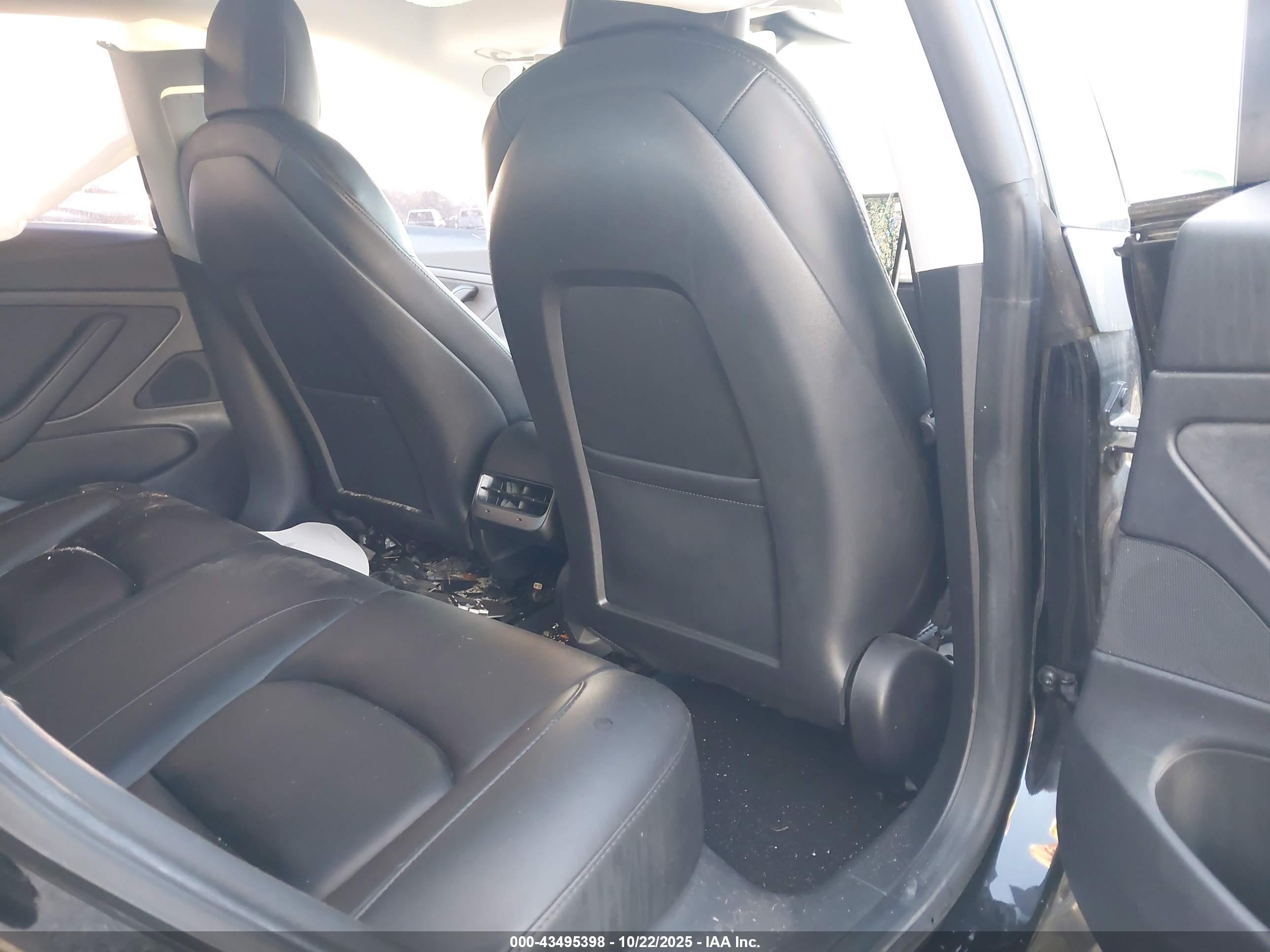 TESLA MODEL image 8