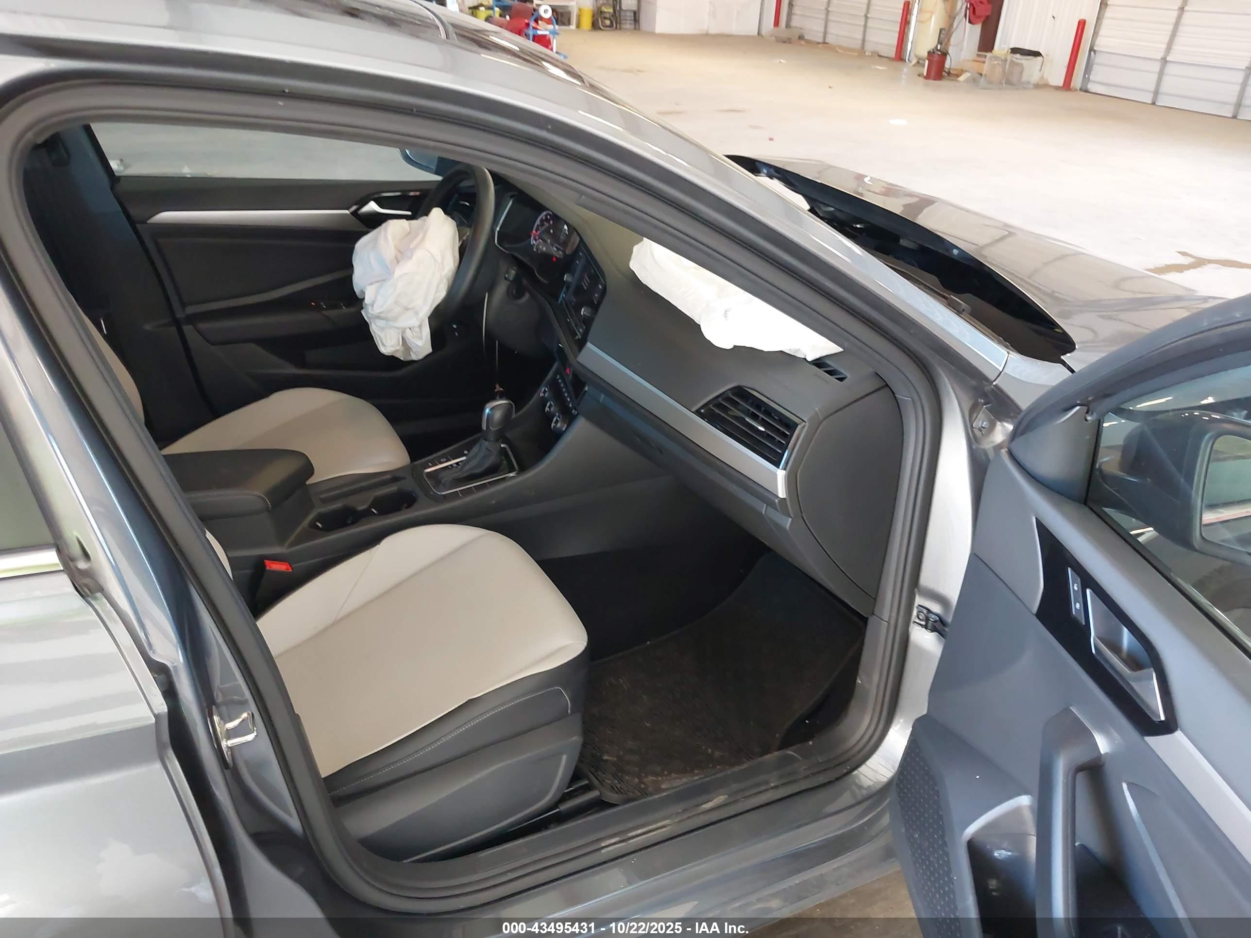 VOLKSWAGEN JETTA image 5