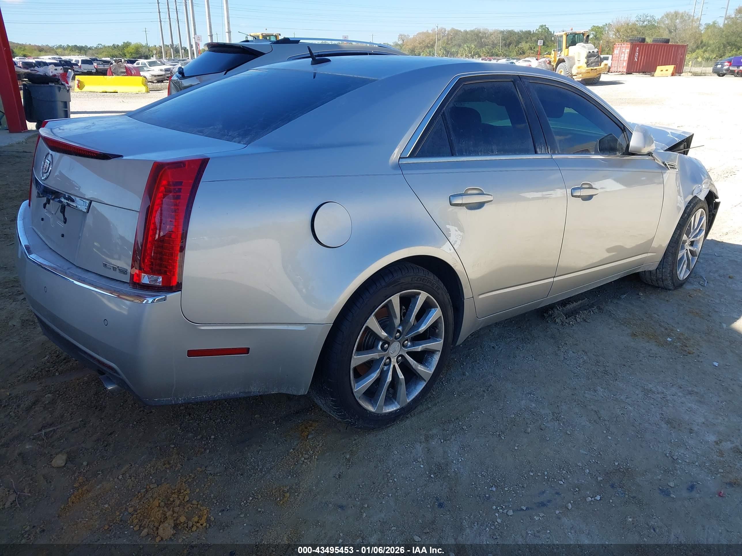 CADILLAC CTS image 4